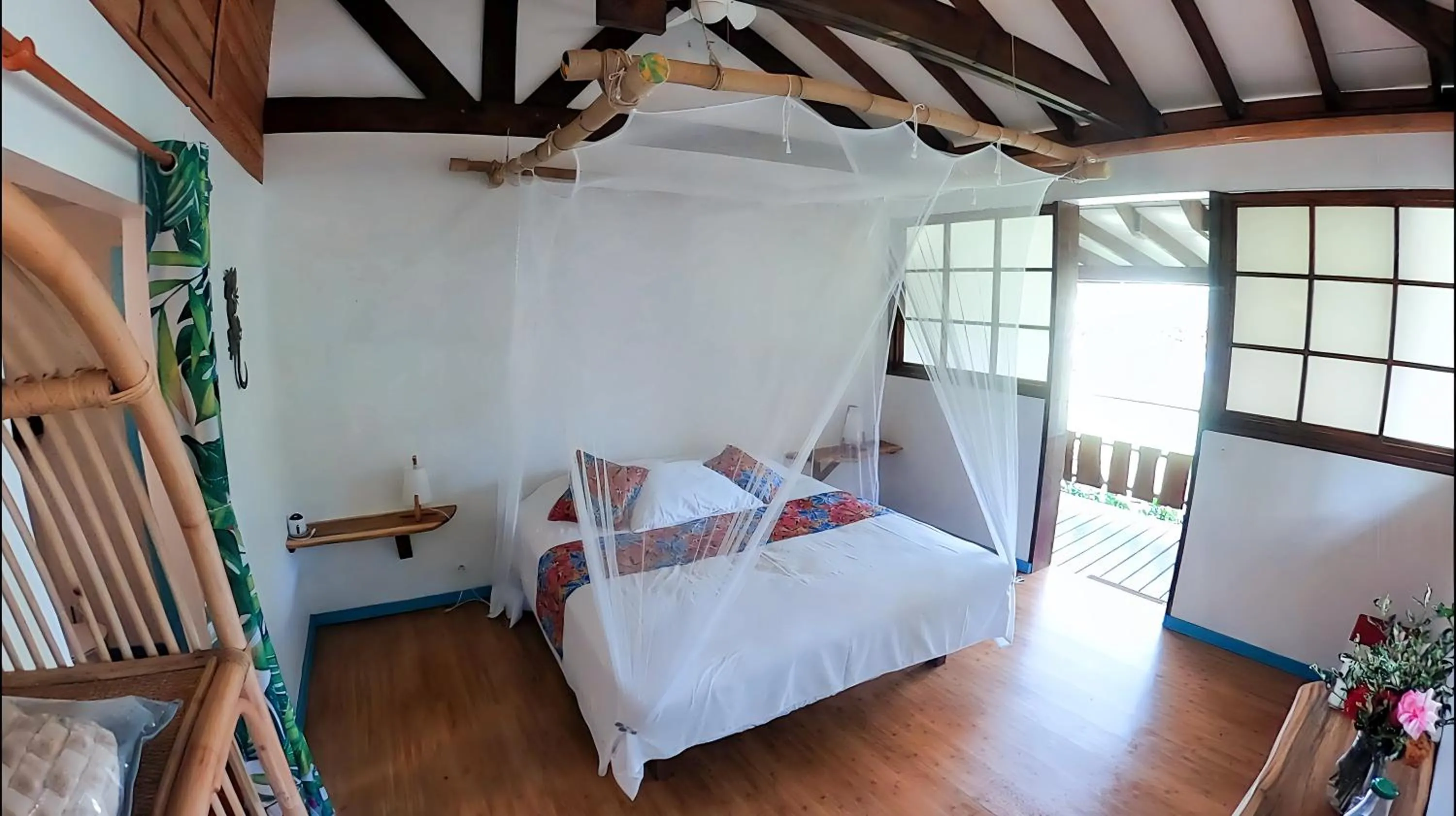 Bedroom, Bed in Fare Oviri Lodge