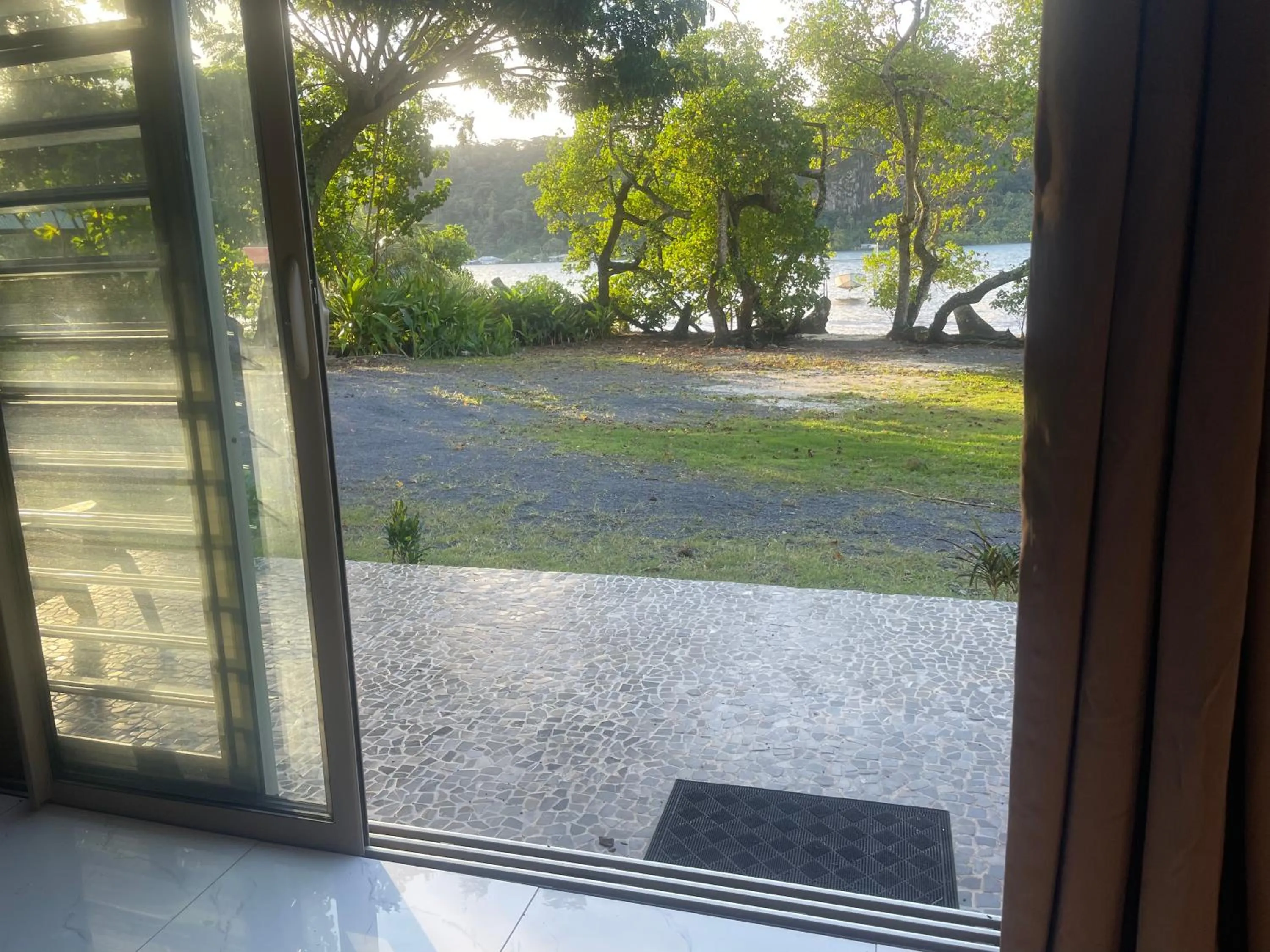 Garden in Fare Oviri Lodge