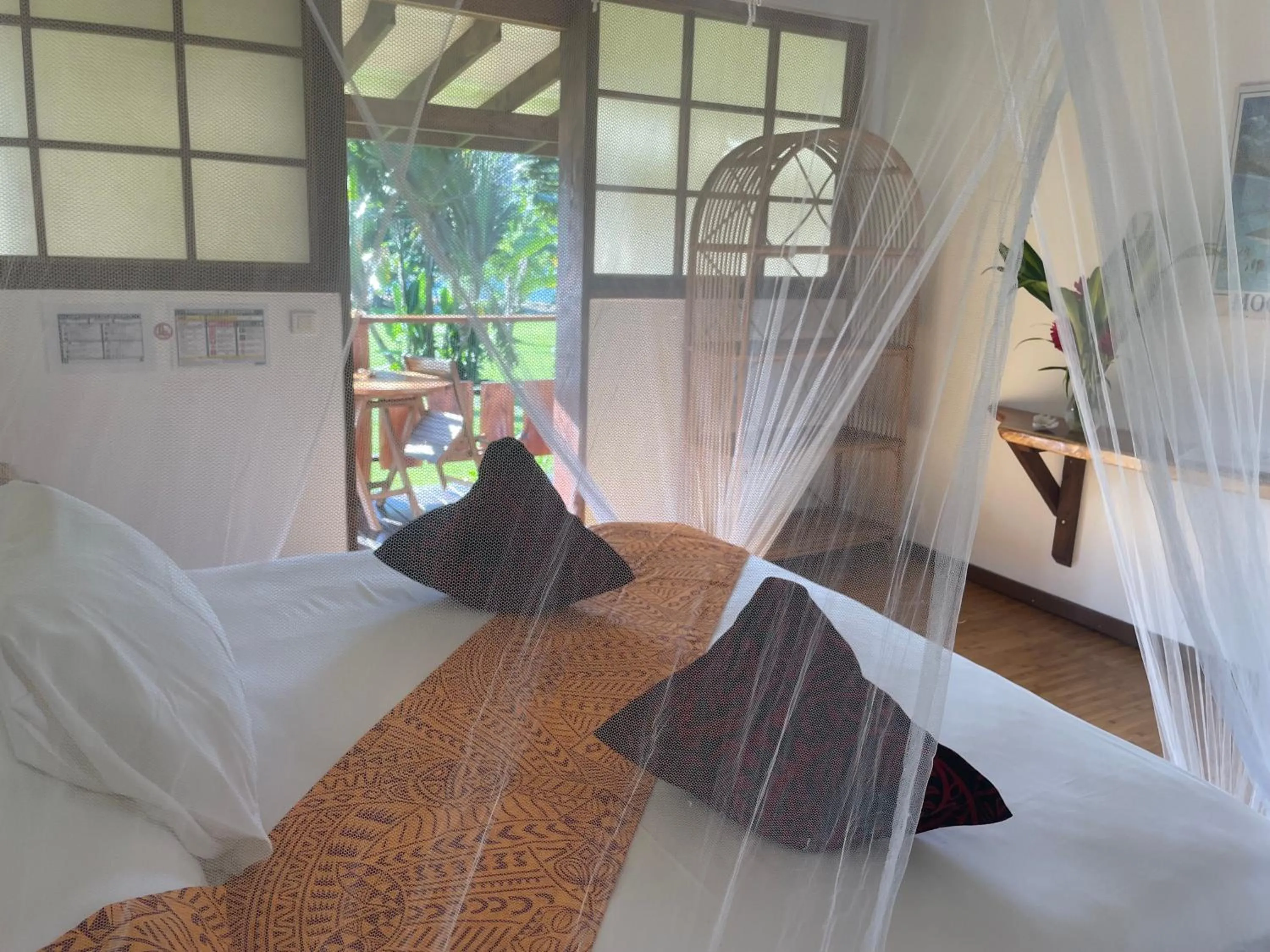 Bedroom, Bed in Fare Oviri Lodge
