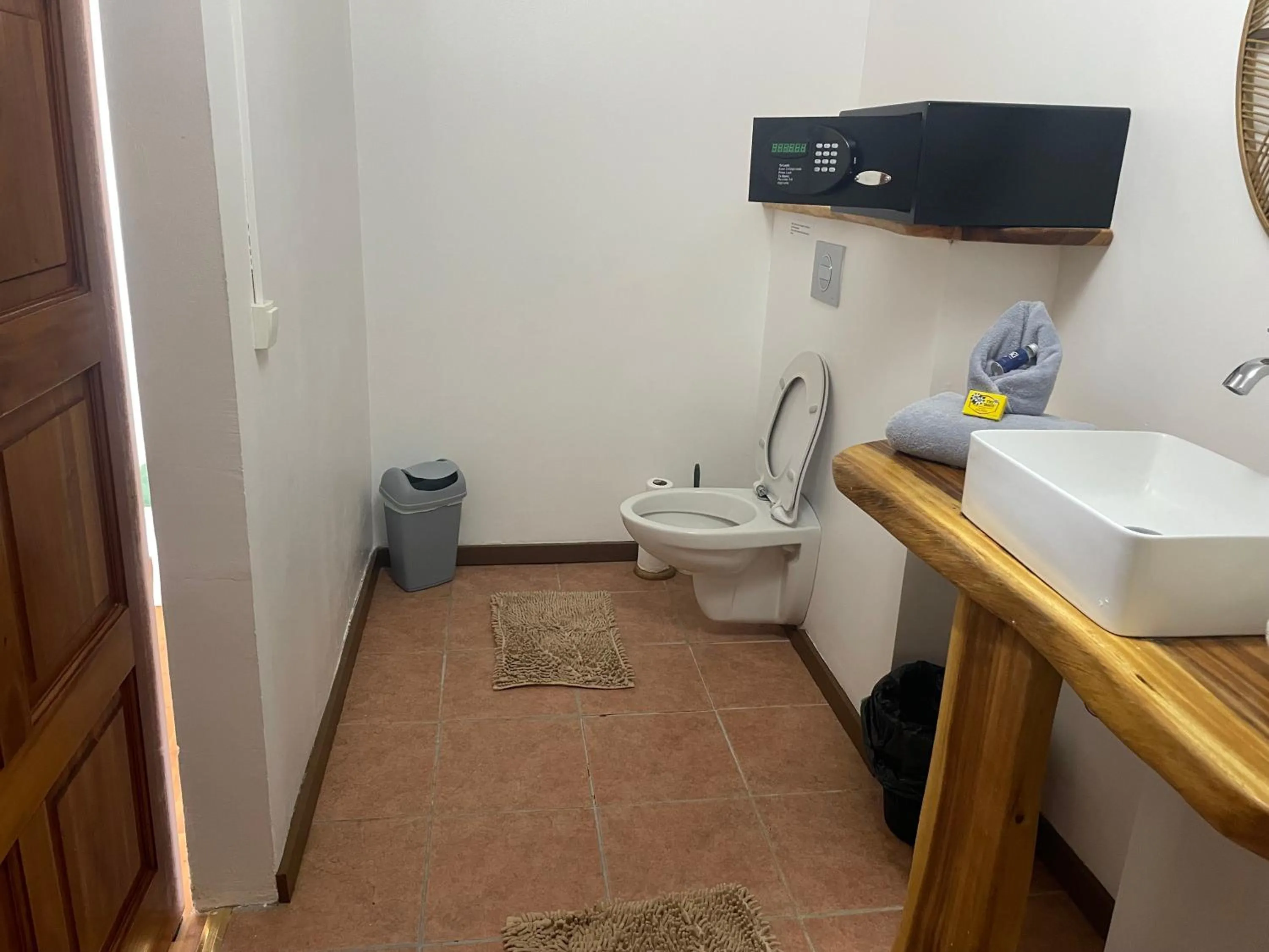 Bathroom in Fare Oviri Lodge