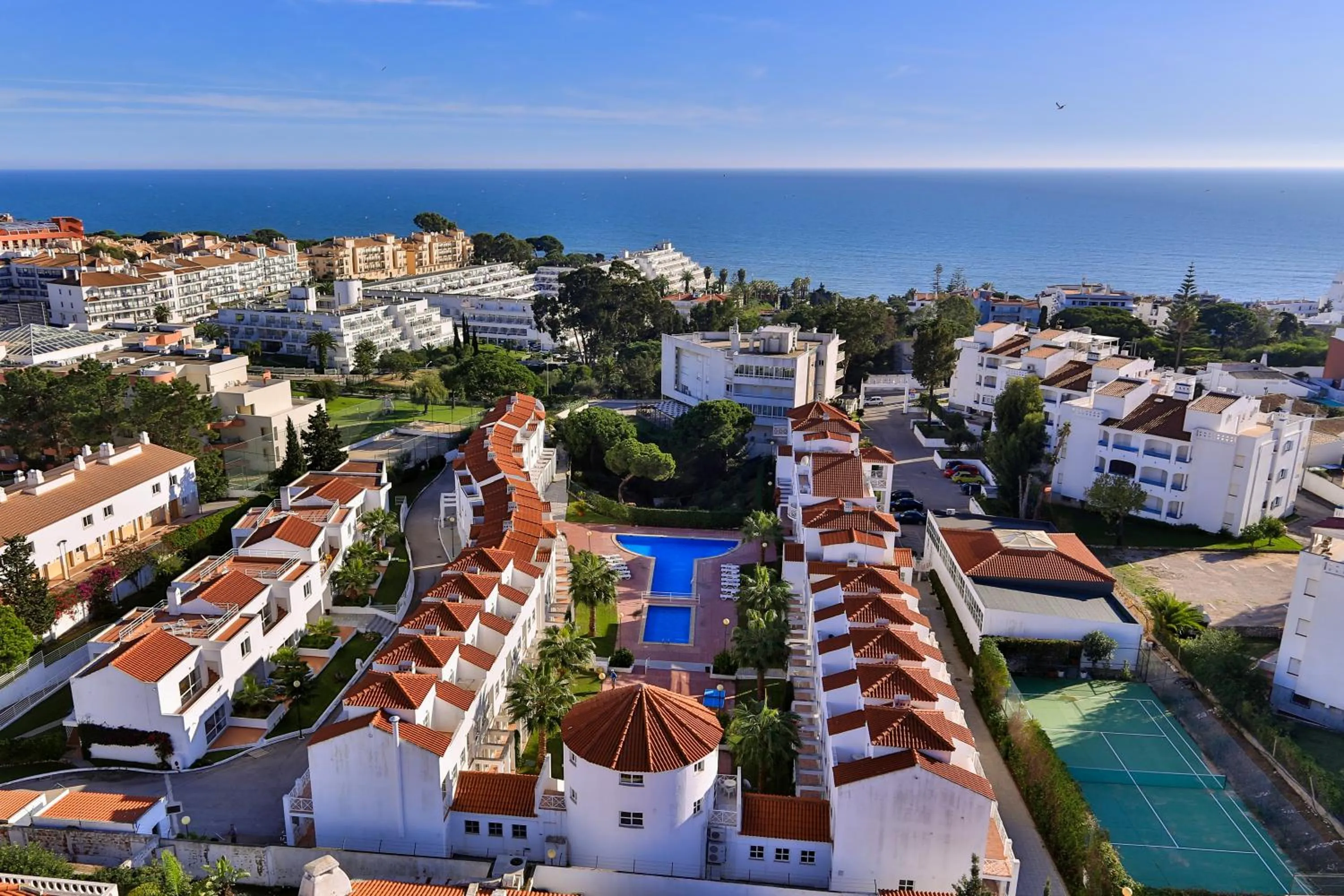 Property building in Club Ouratlantico