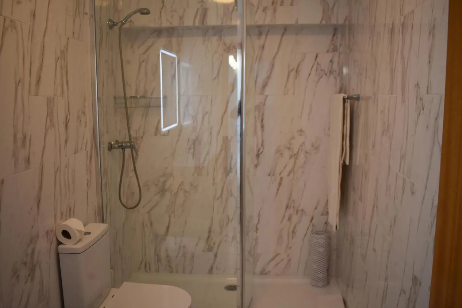 Shower in Club Ouratlantico