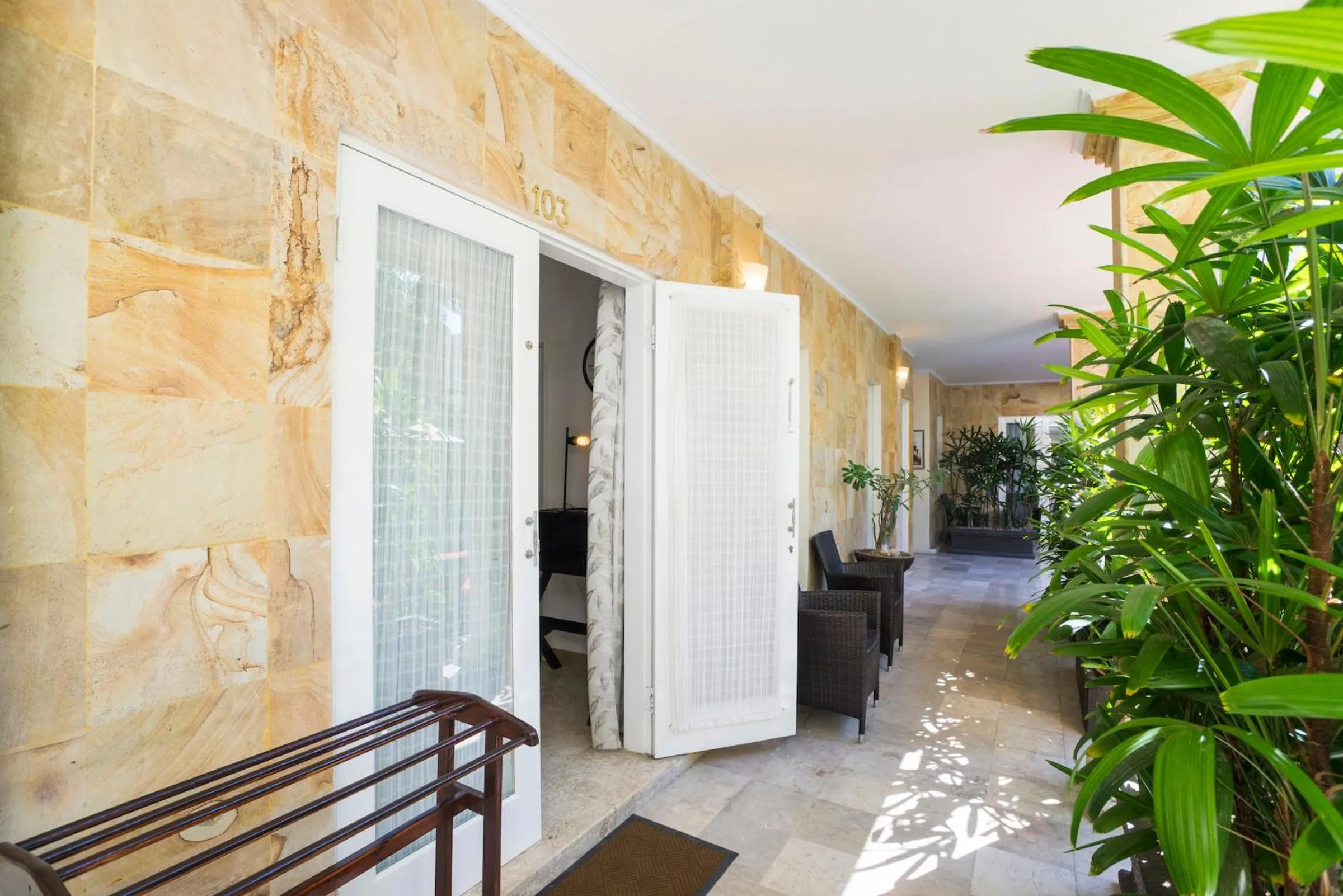 Balcony/Terrace in Beach Melati Apartments