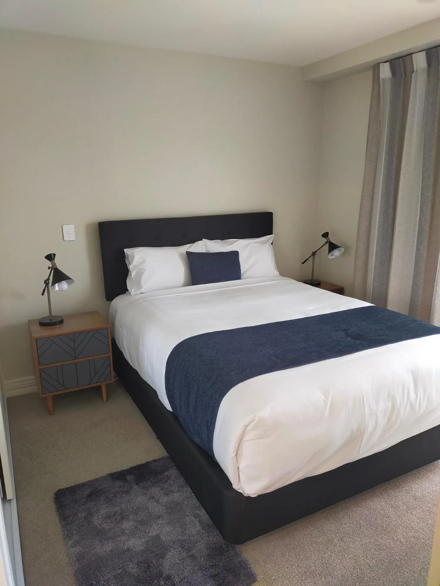 Bedroom, Bed in West Fitzroy Apartments