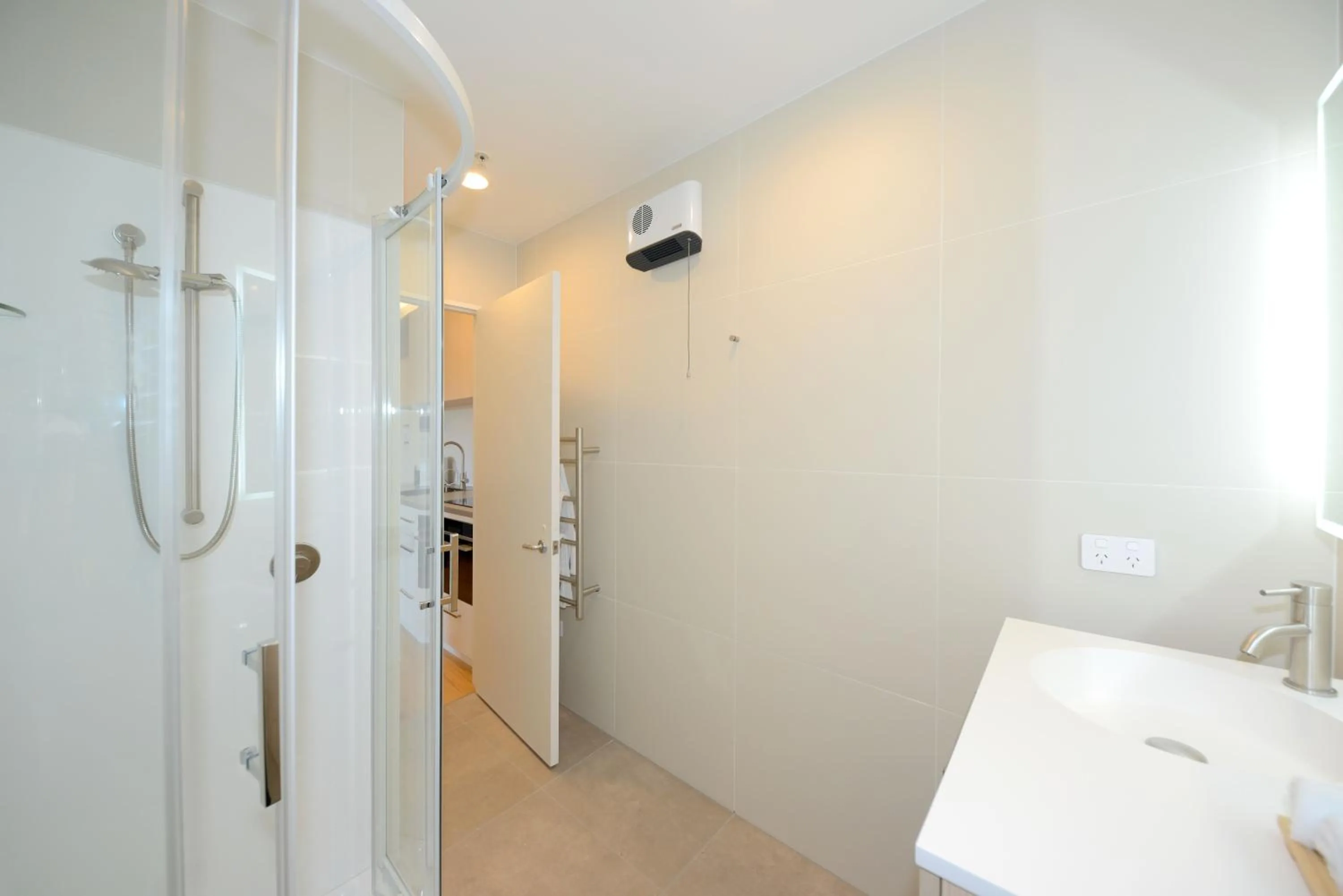 Shower in West Fitzroy Apartments