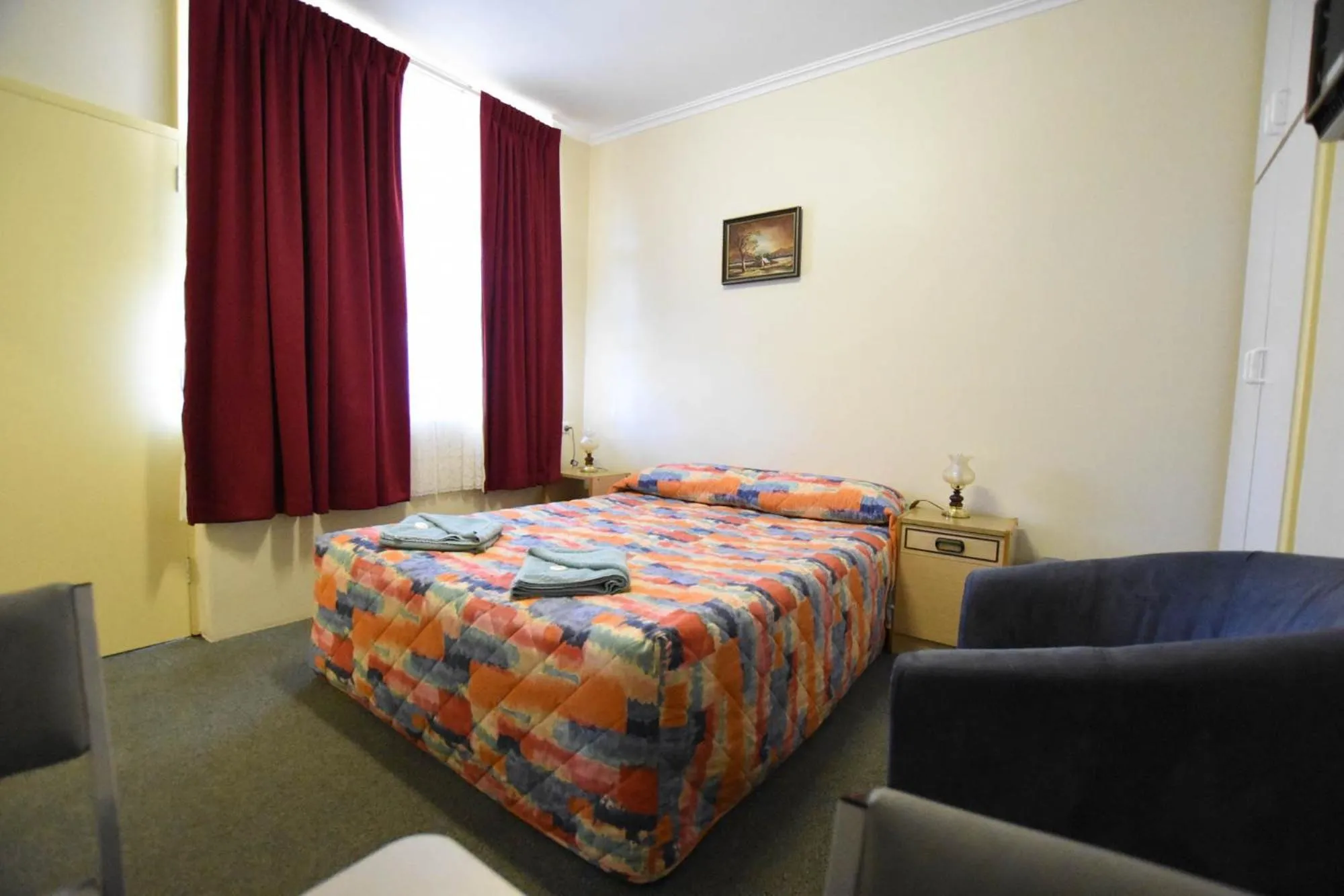 Bed in Murray Bridge Motor Inn