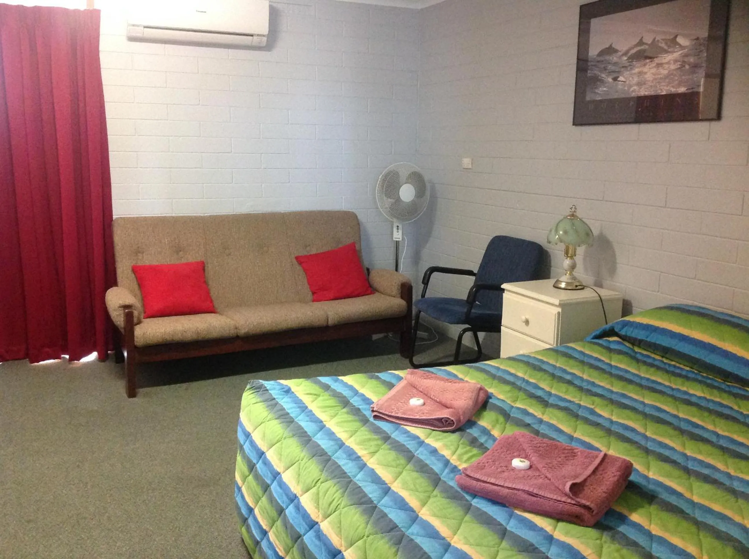 Bedroom, Bed in Murray Bridge Motor Inn