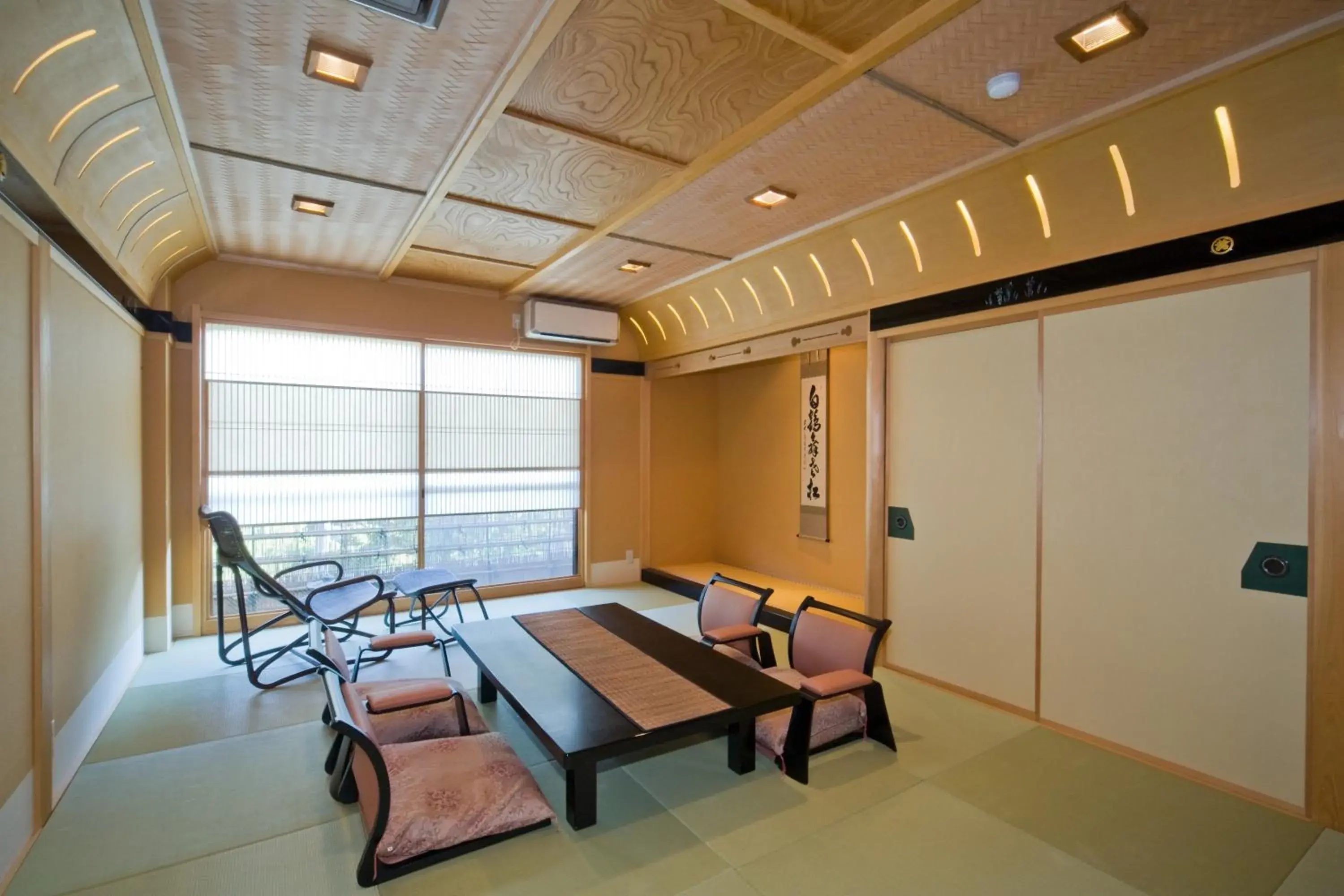 Deluxe Quadruple Room in Oiwakeya Ryokan Deluxe Quadruple Room in Oiwakeya Ryokan