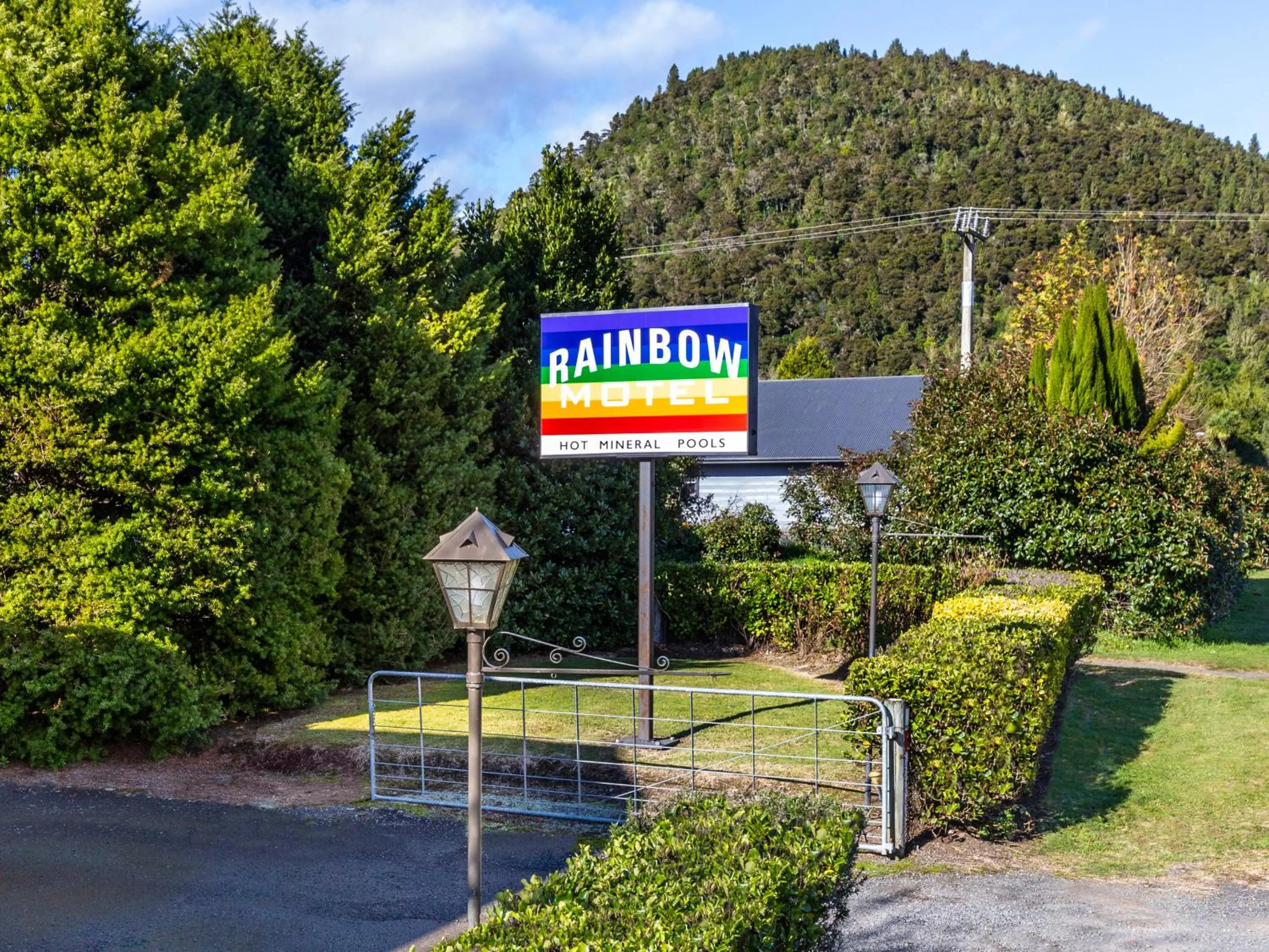 Property building in Rainbow Motel & Hot Pools
