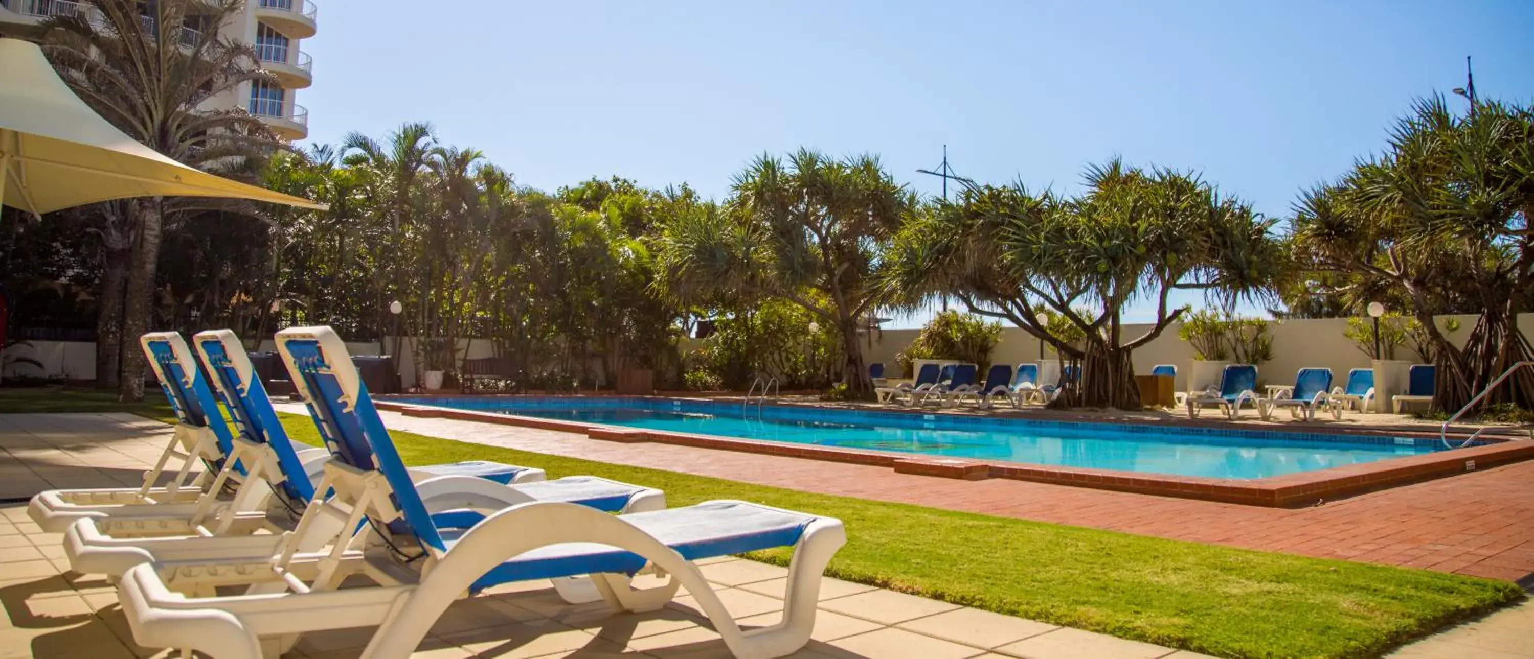 Swimming pool in Chateau Beachside Resort Swimming pool in Chateau Beachside Resort