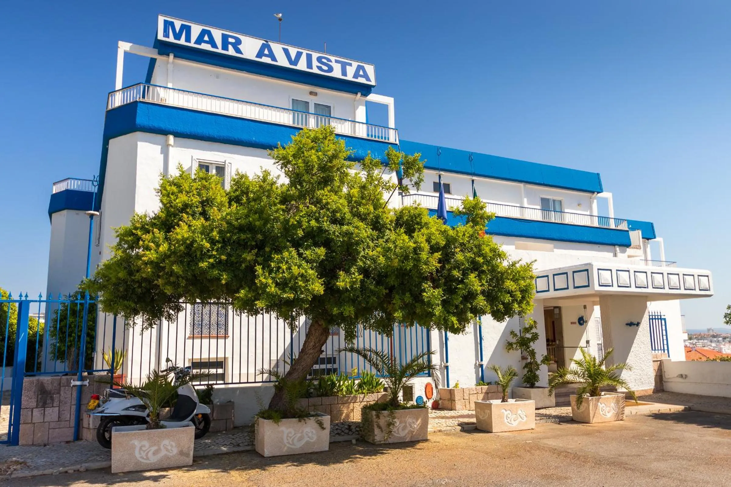 Facade/entrance in Hotel Mar A Vista
