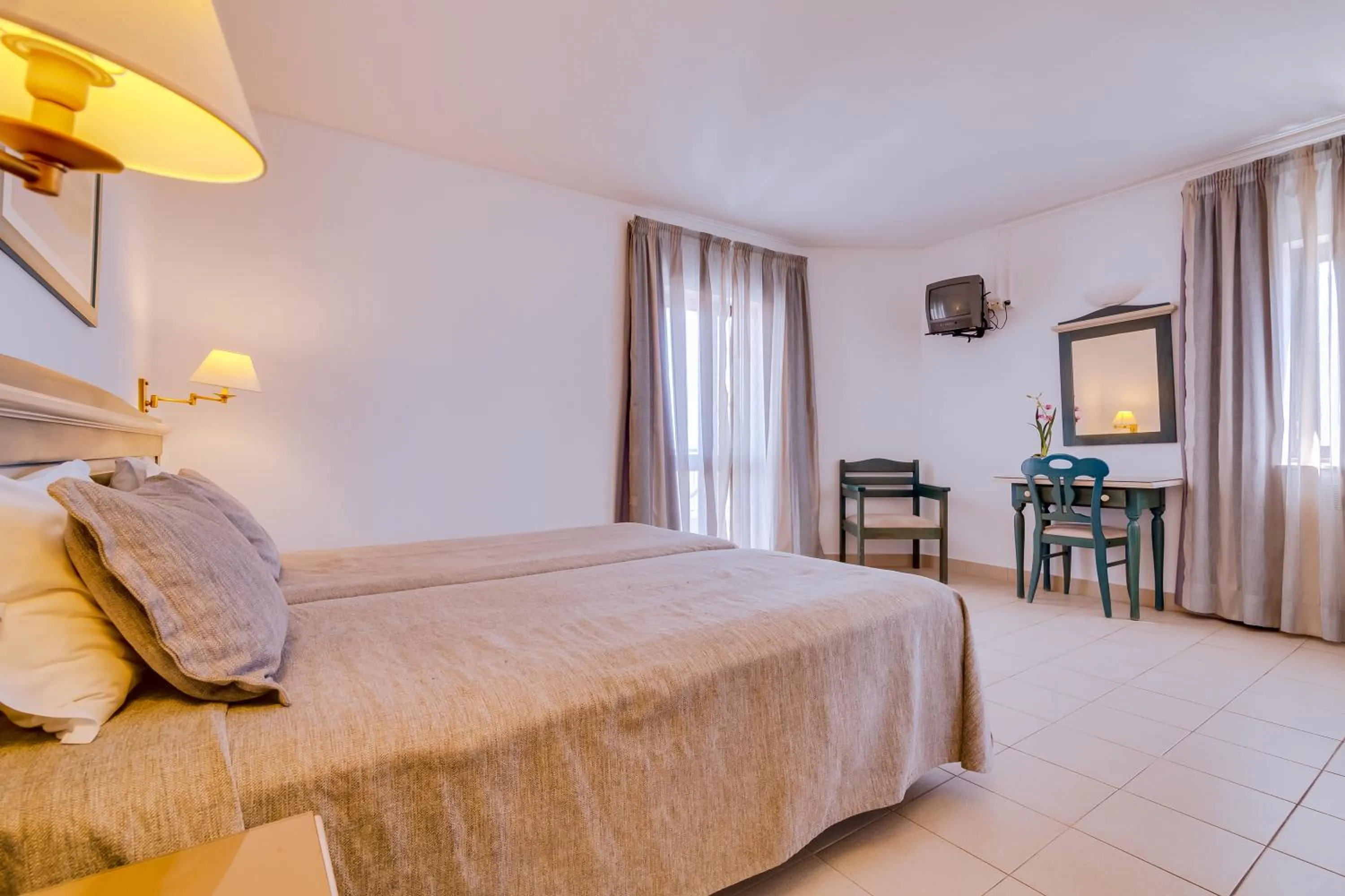 Bed in Hotel Mar A Vista