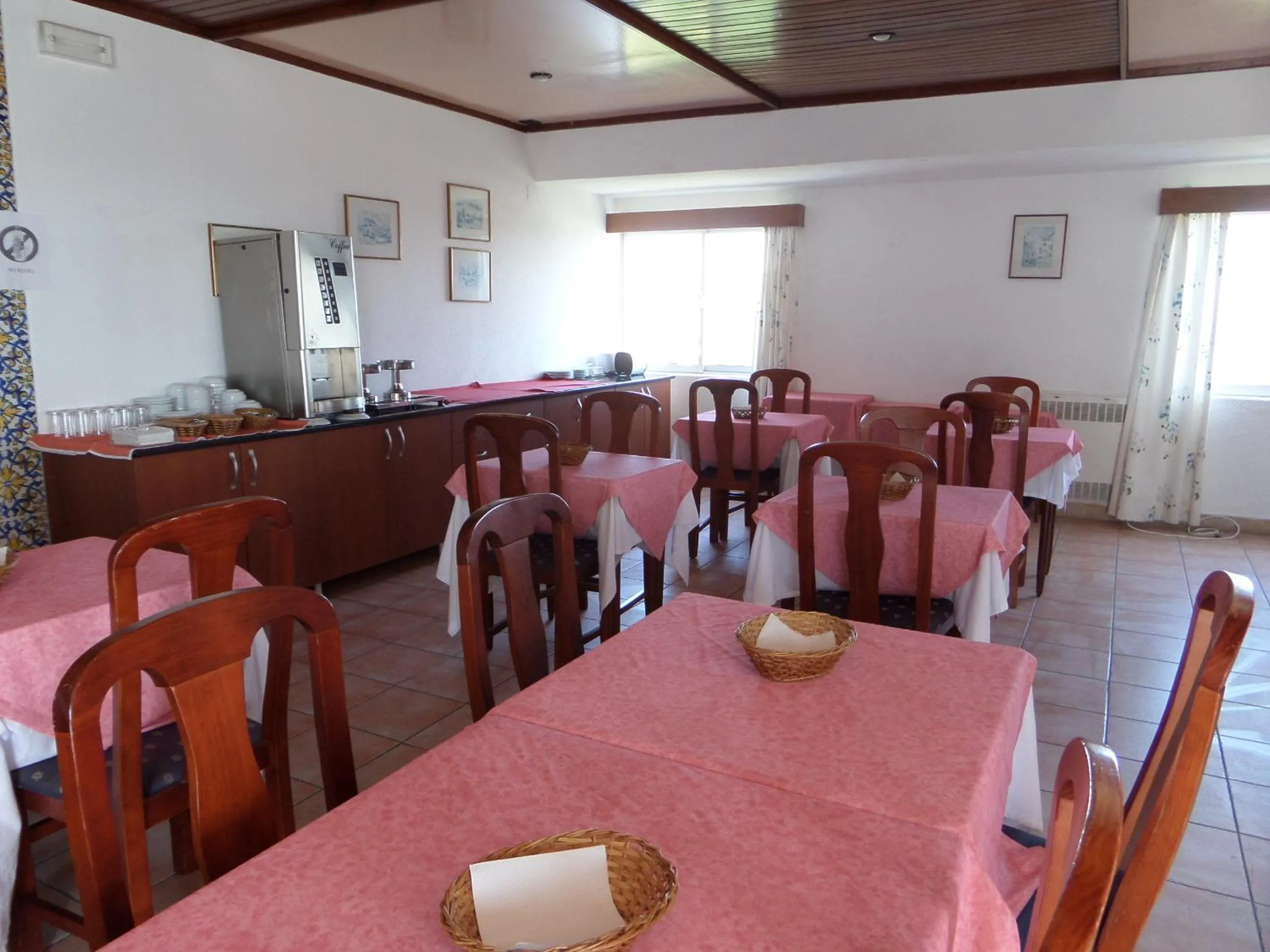Restaurant/places to eat in Hotel Mar A Vista