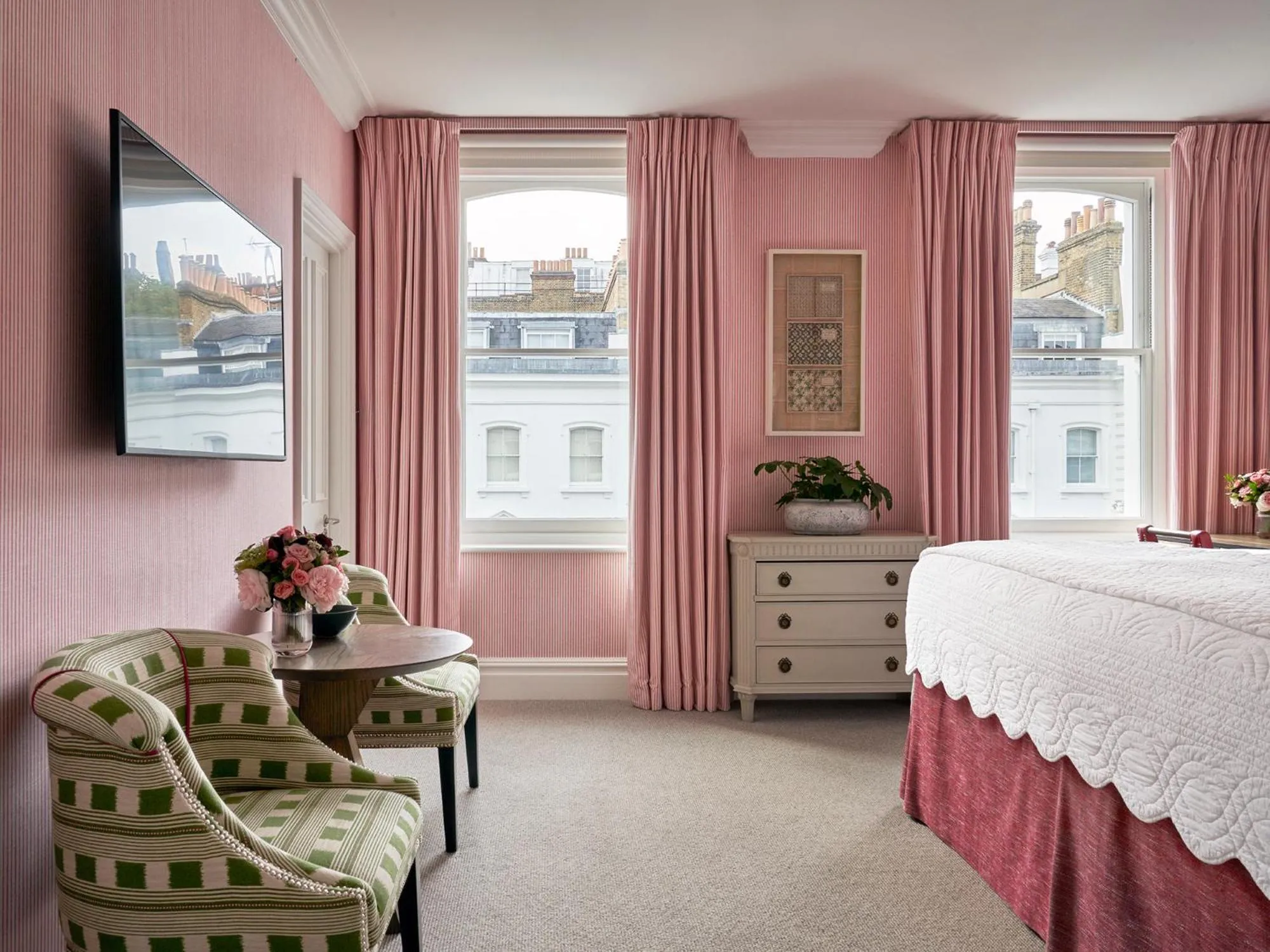 Living room, Bed in Number Sixteen, Firmdale Hotels