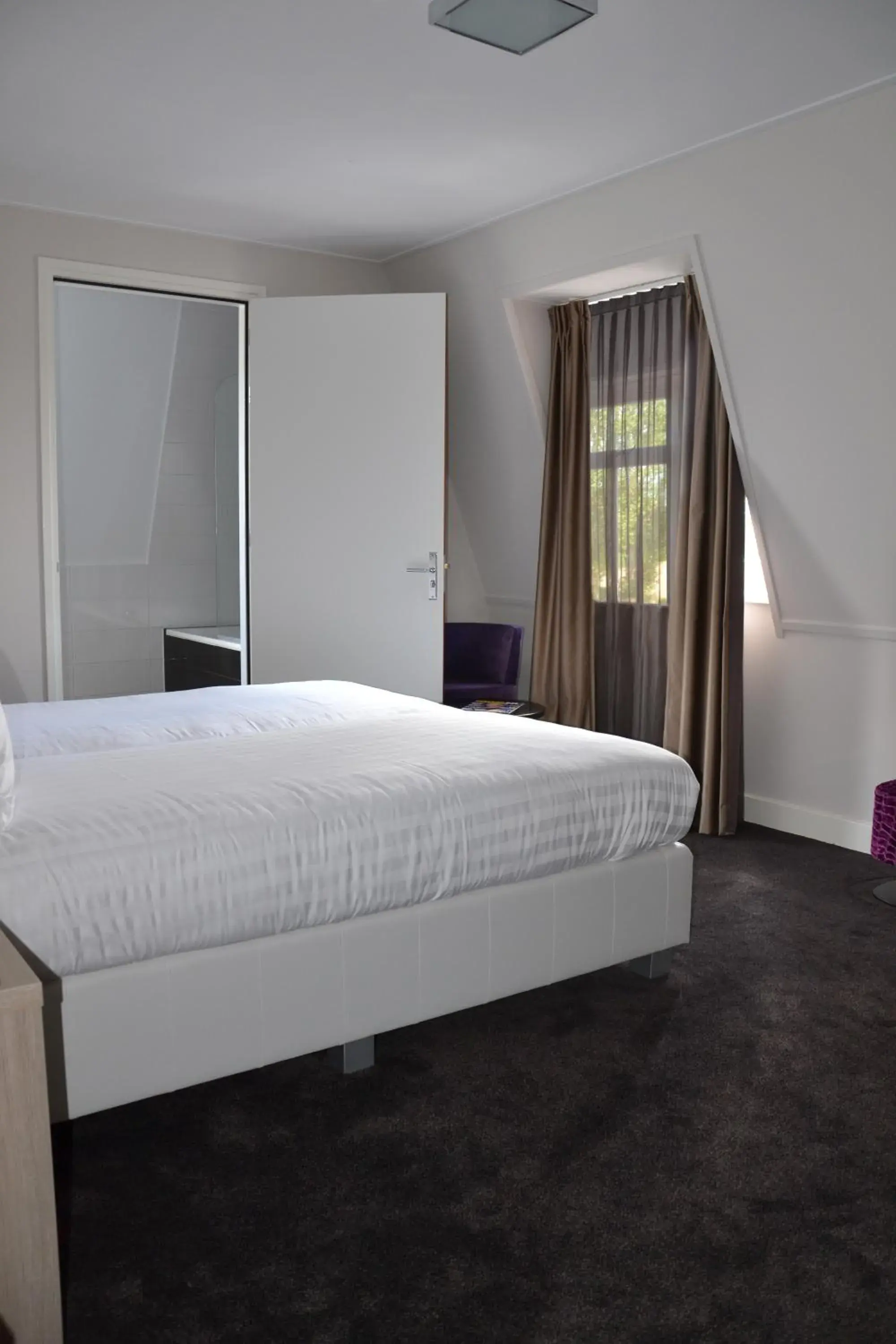 Bed in Fletcher Hotel-Restaurant Duinzicht Bed in Fletcher Hotel-Restaurant Duinzicht