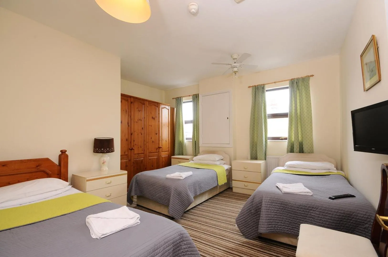 Property building, Bed in The Rathmore