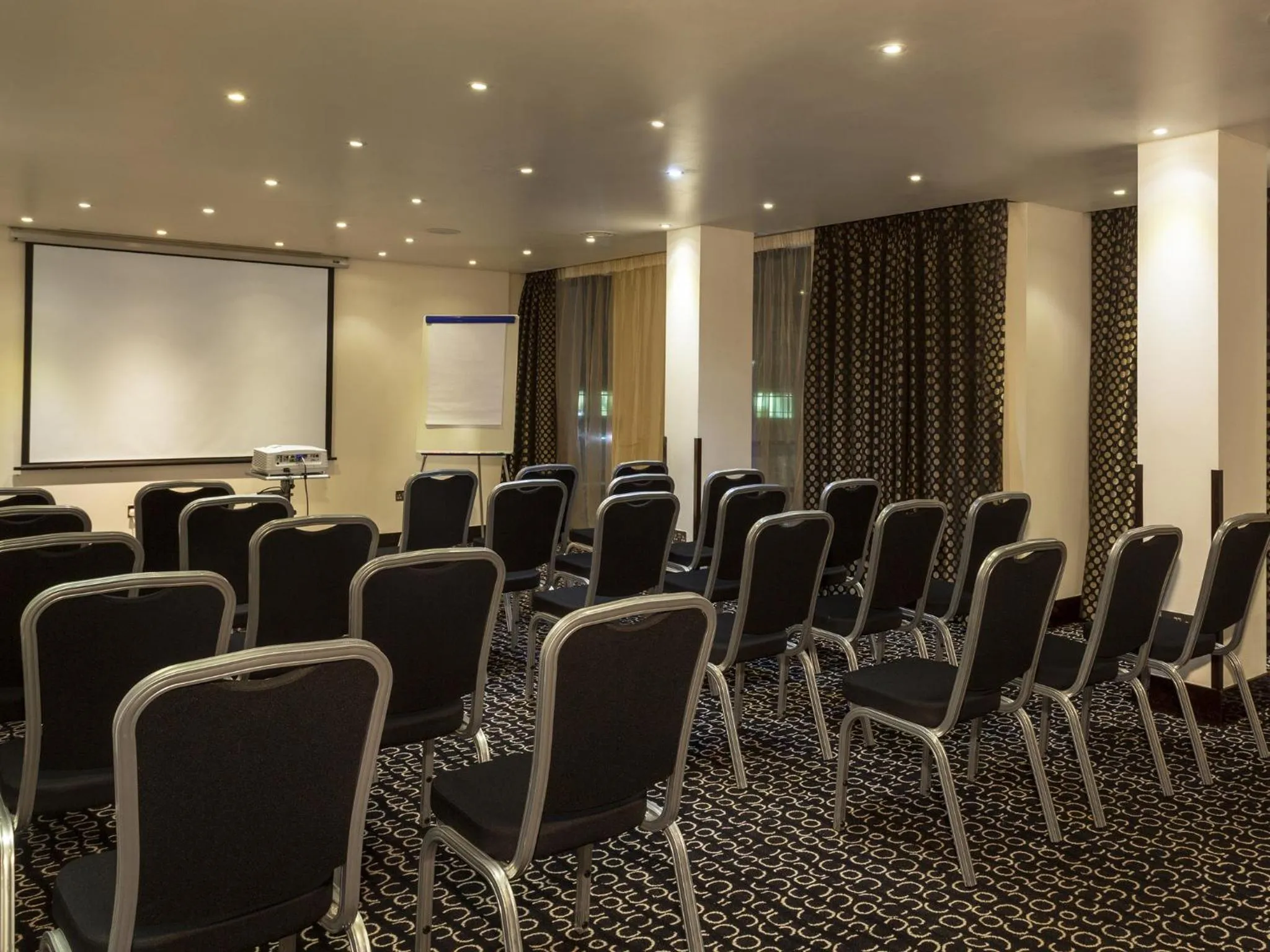 Business facilities in Park Grand Heathrow