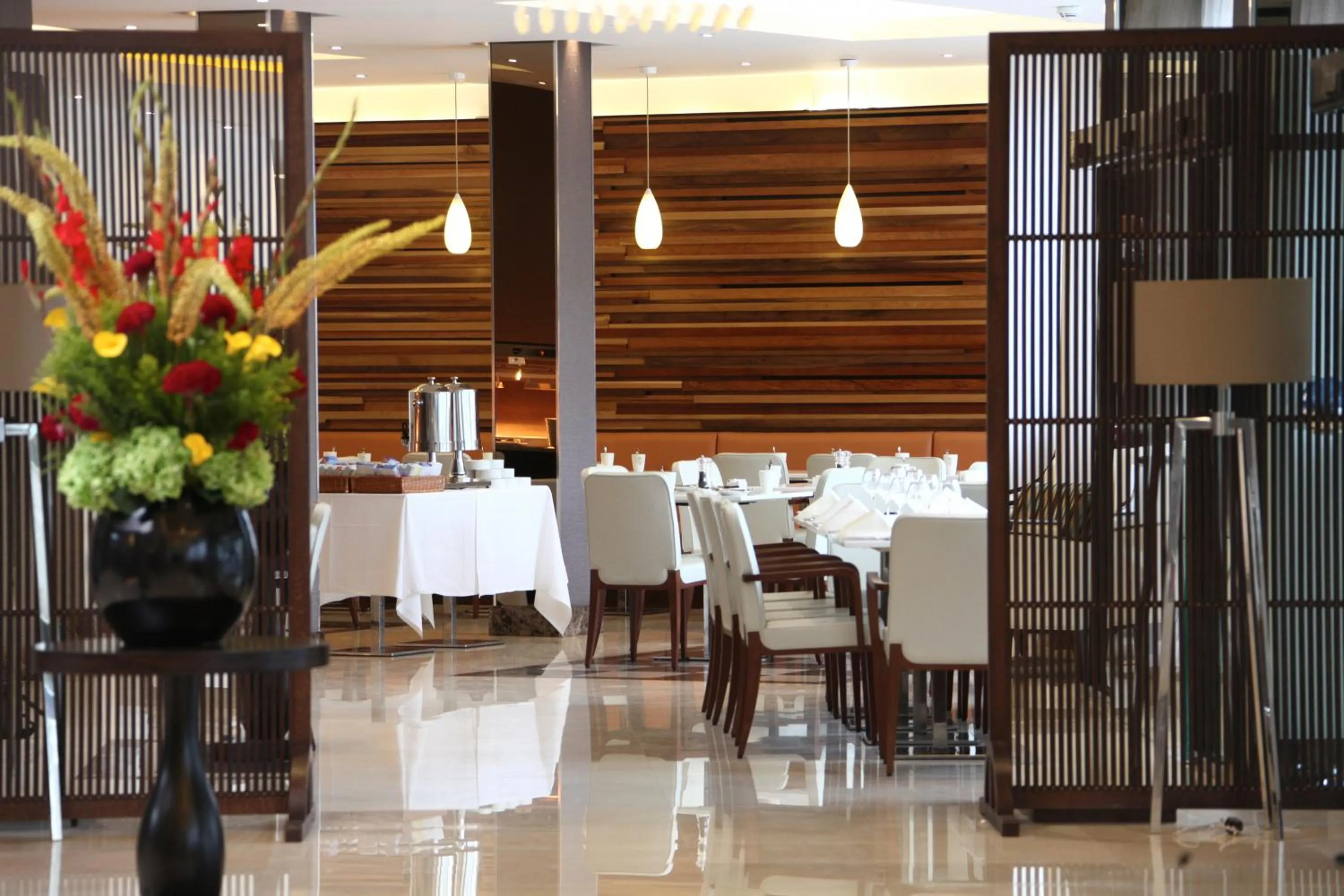 Restaurant/places to eat in Park Grand Heathrow