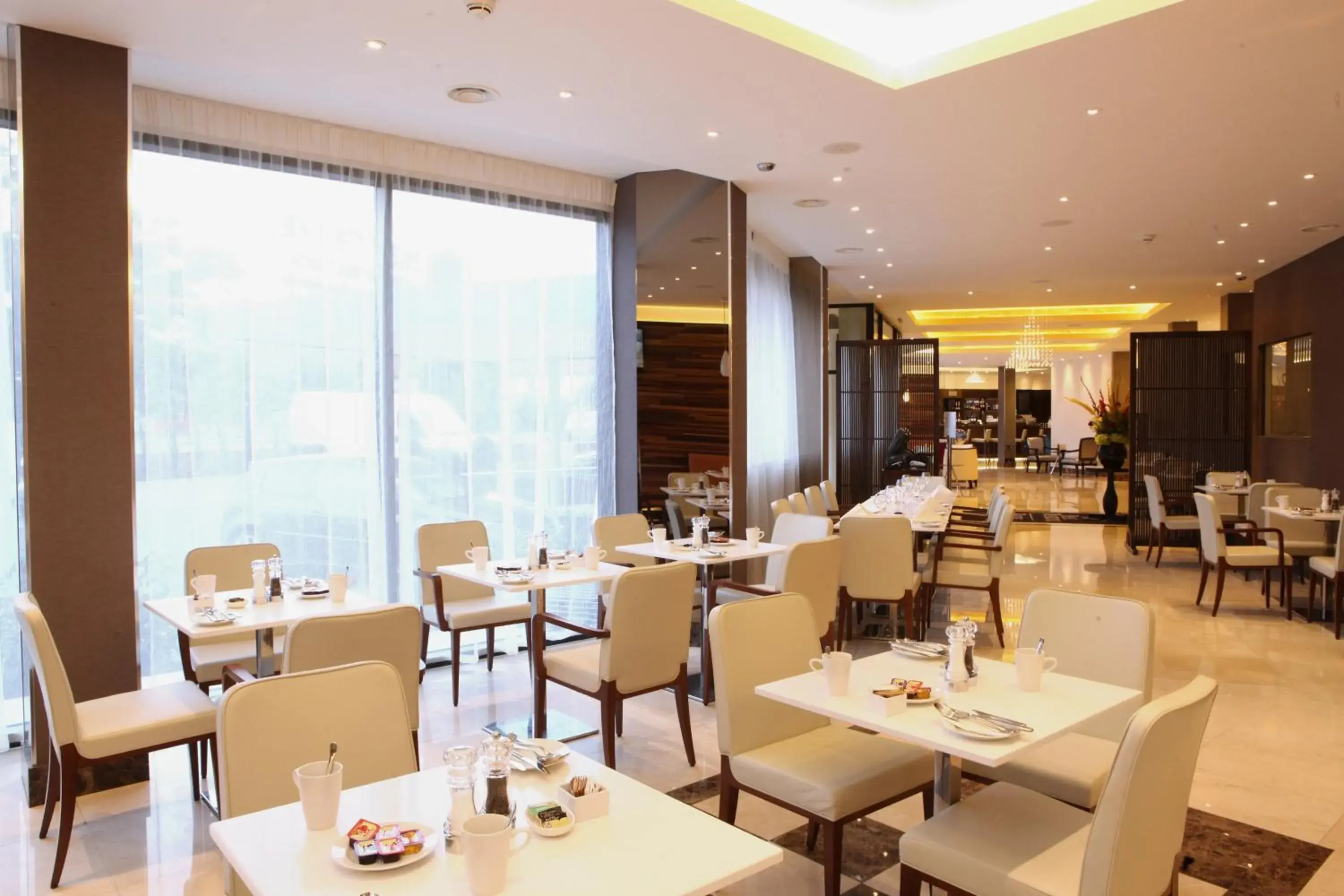 Restaurant/places to eat in Park Grand Heathrow Restaurant/places to eat in Park Grand Heathrow