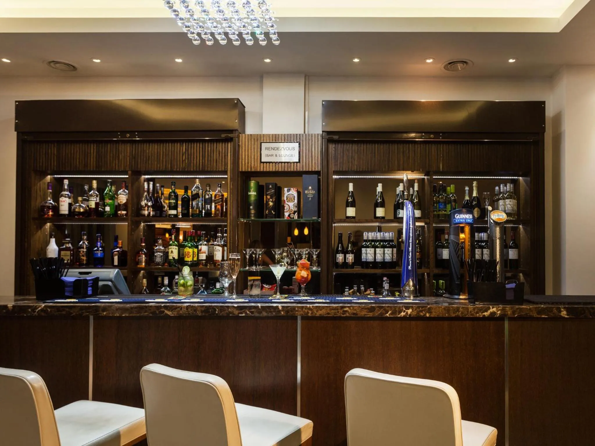 Lounge or bar in Park Grand Heathrow