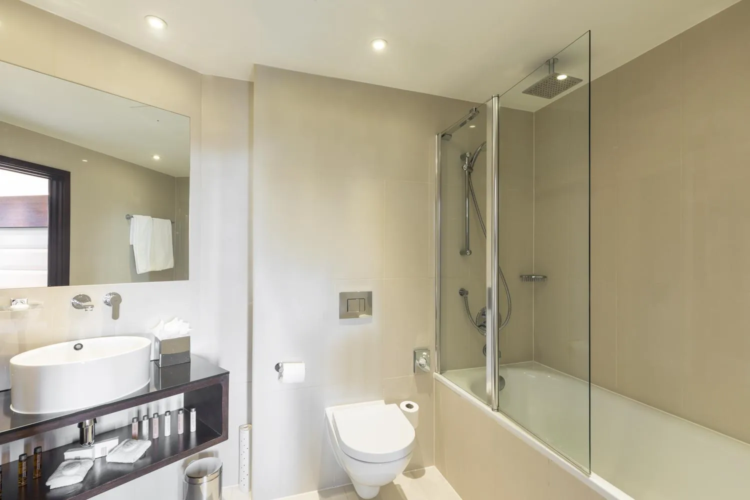 Bathroom in Park Grand Heathrow