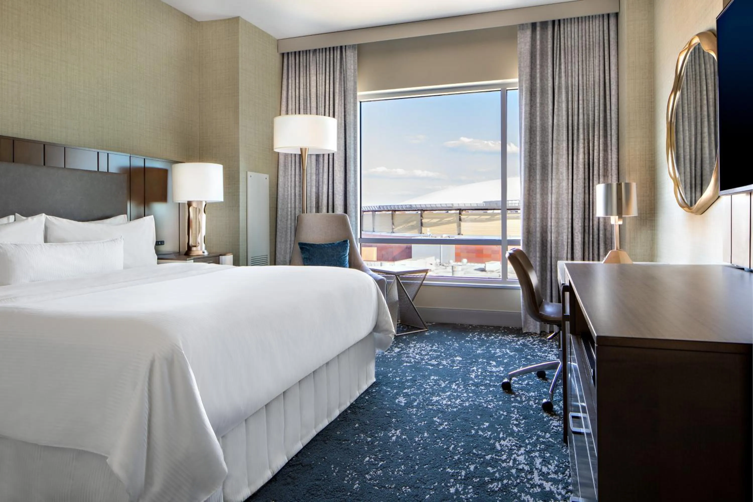 Photo of the whole room, Bed in The Westin Memphis Beale Street