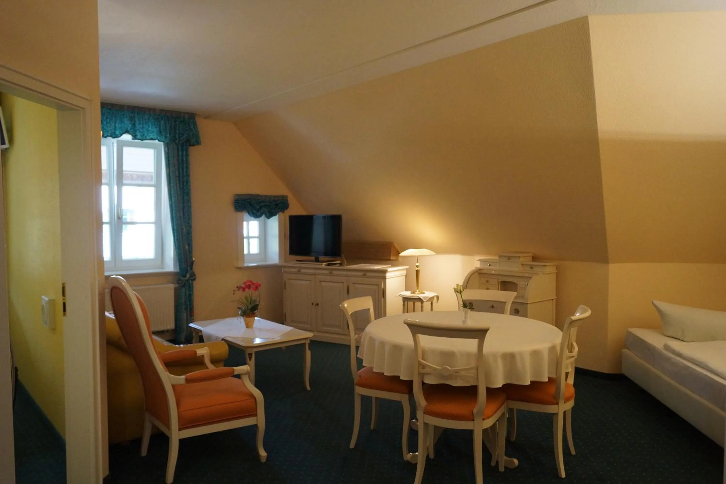 Living room, Bed in Hotel Residenz Rennhack