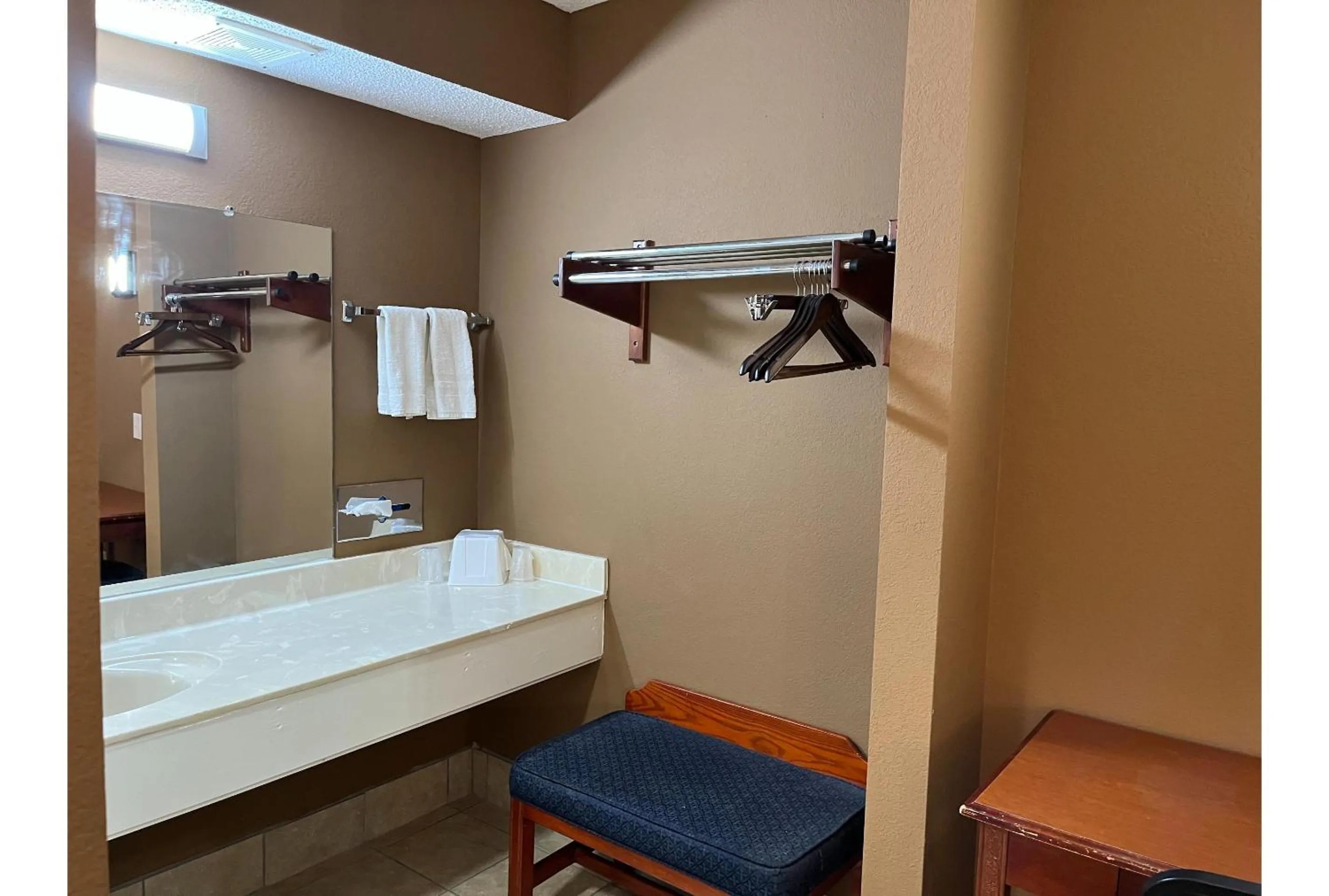 Bathroom in Motel 6 Millington TN