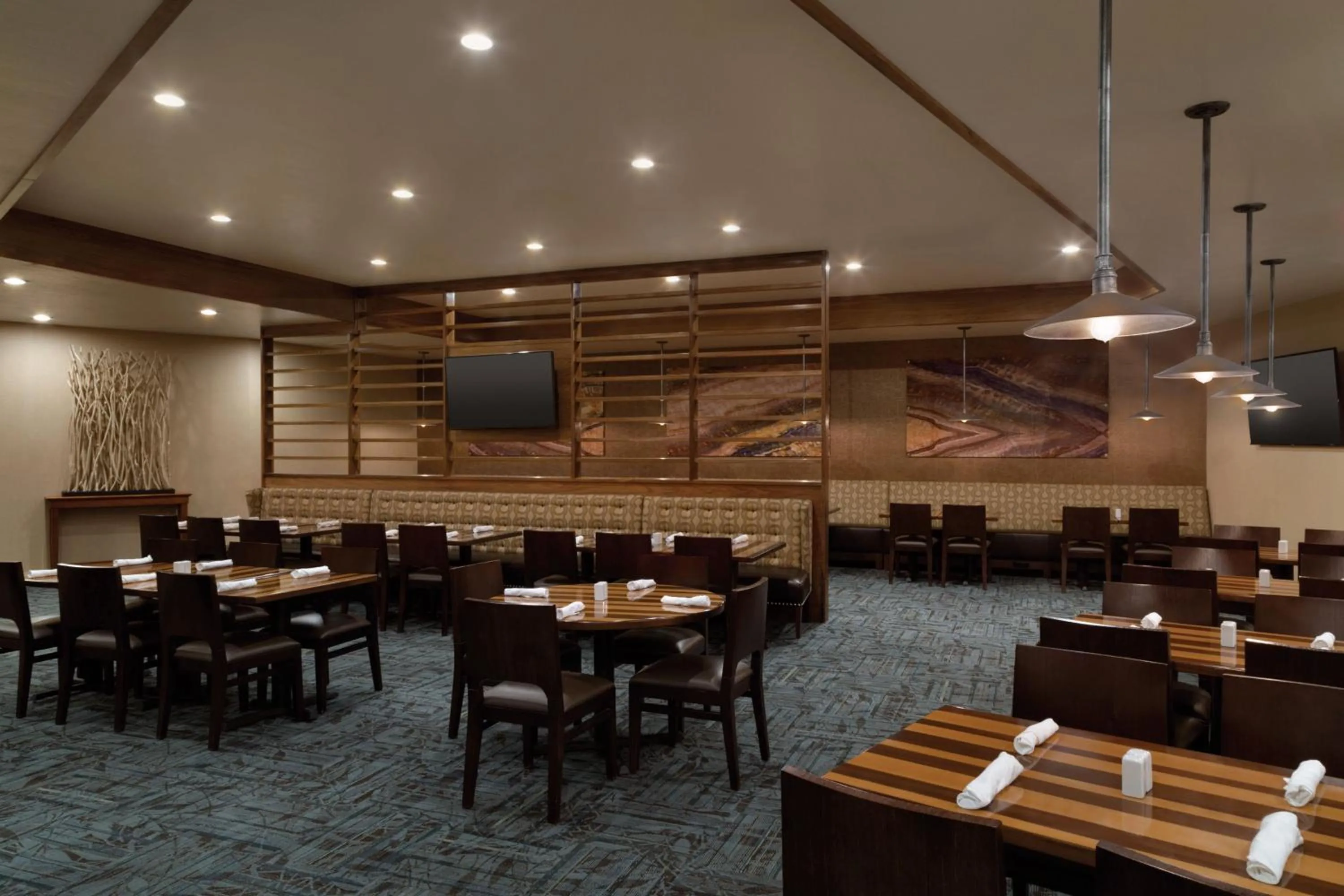 Lounge or bar in Delta Hotels by Marriott Helena Colonial