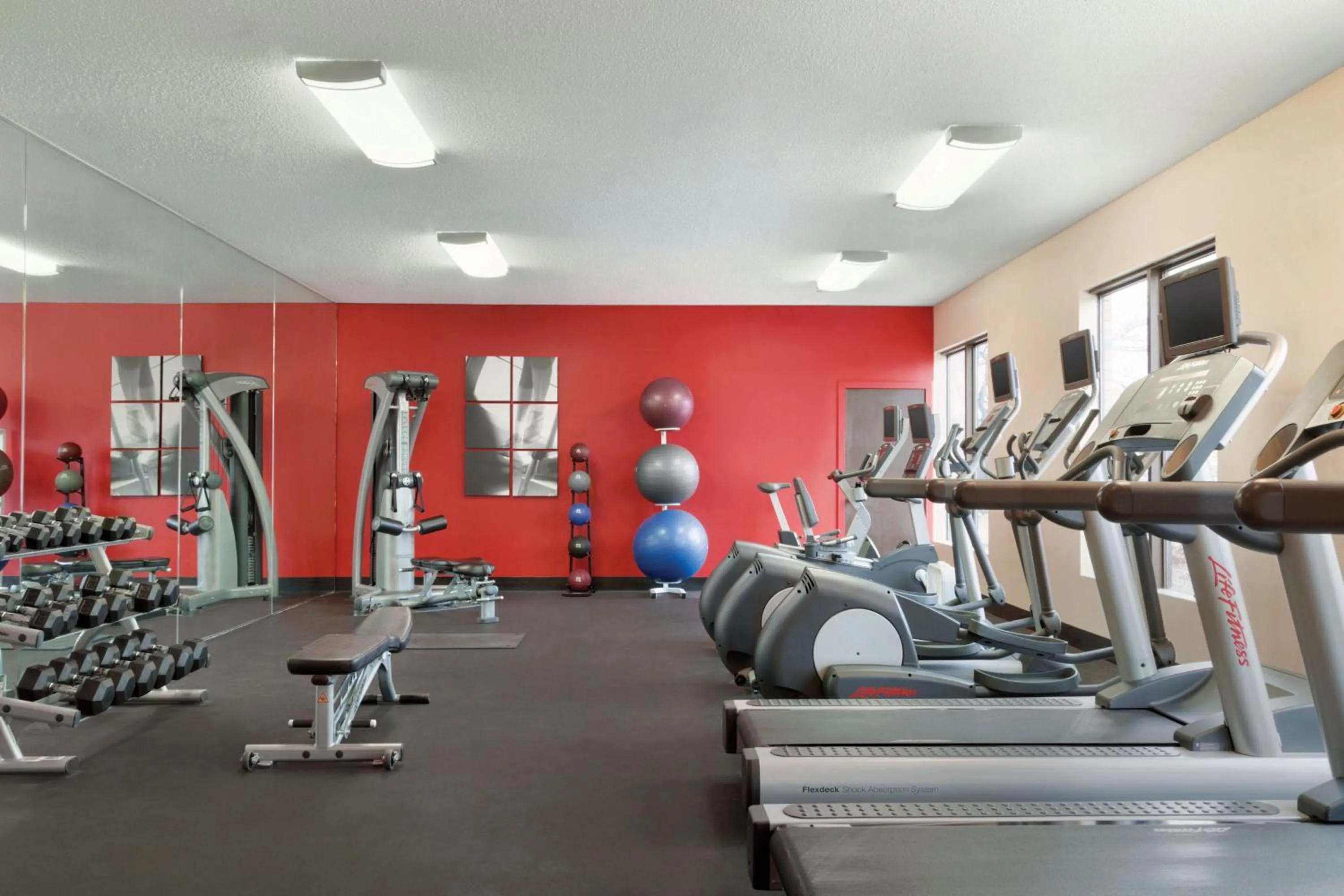 Fitness centre/facilities in Delta Hotels by Marriott Helena Colonial