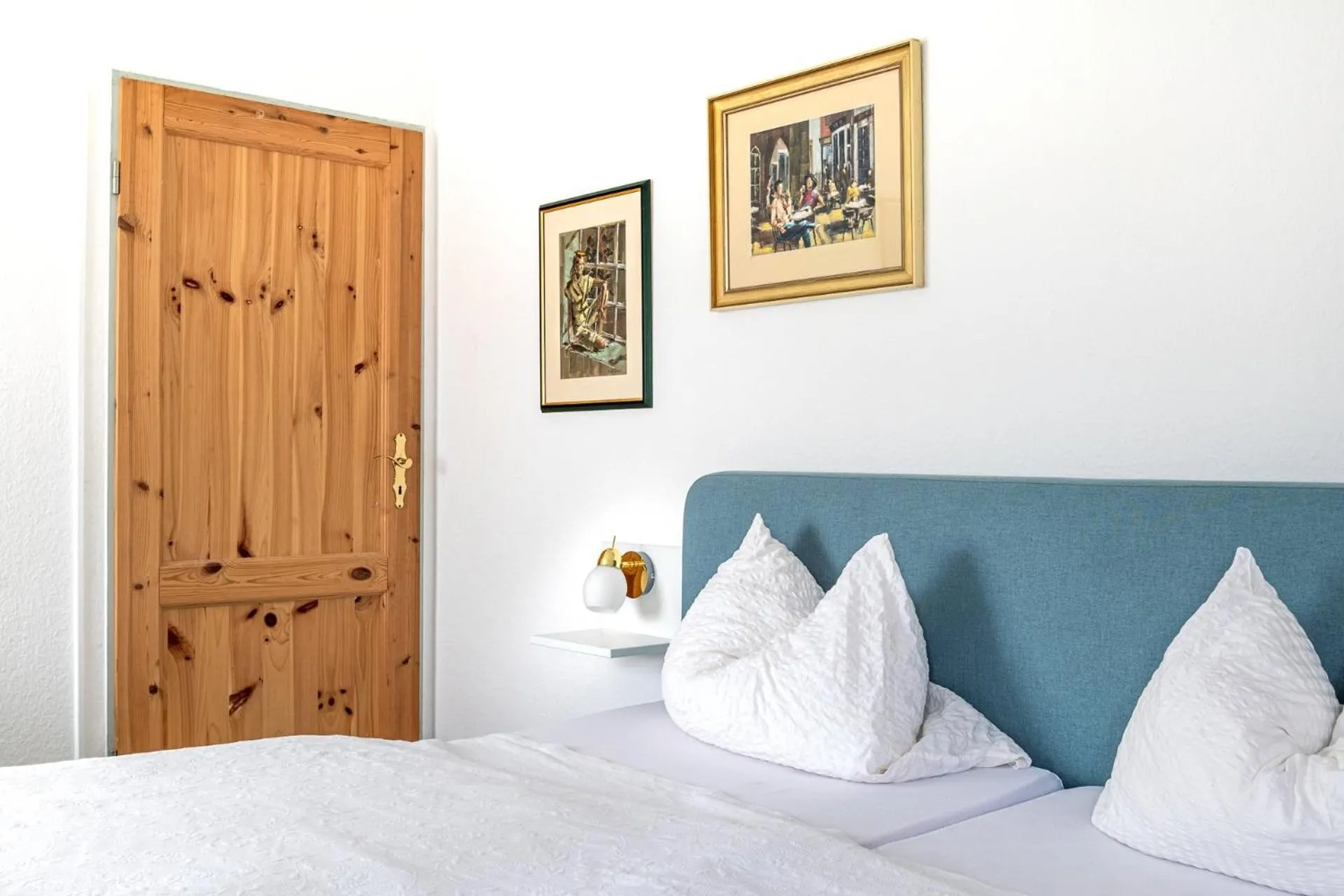 Photo of the whole room, Bed in Schloß Destille