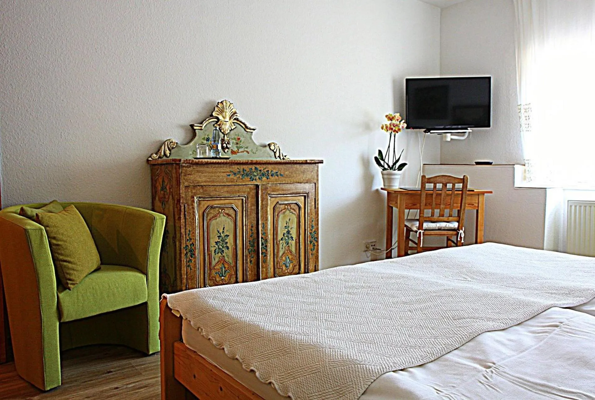 Photo of the whole room, Bed in Schloß Destille