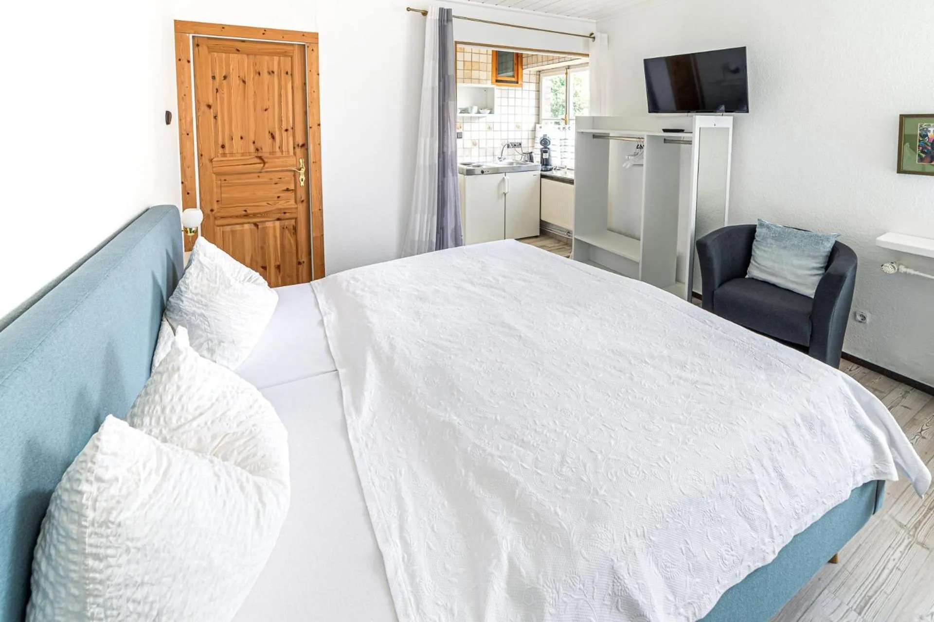 Photo of the whole room, Bed in Schloß Destille