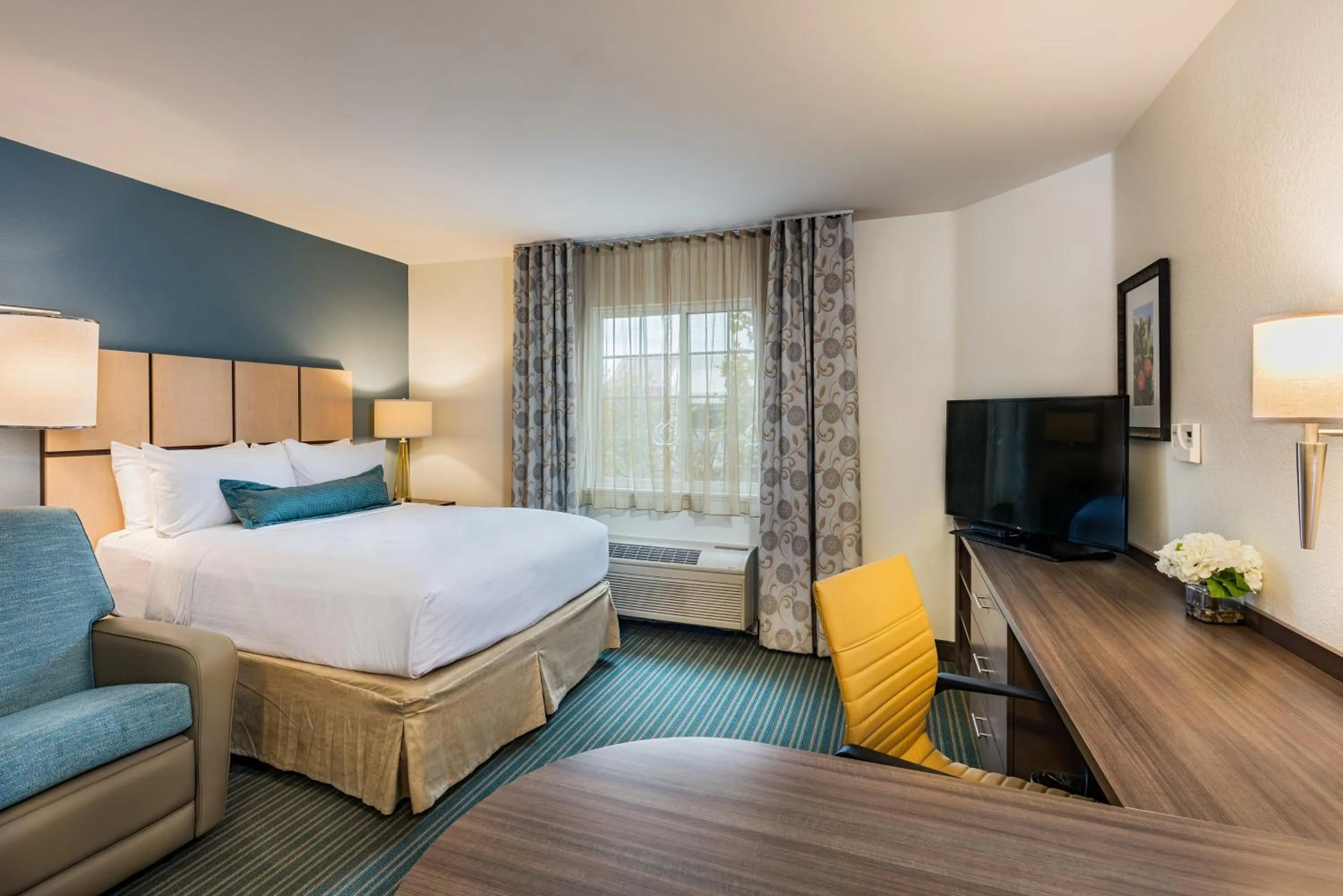 Photo of the whole room, Bed in Candlewood Suites Anaheim - Resort Area by IHG