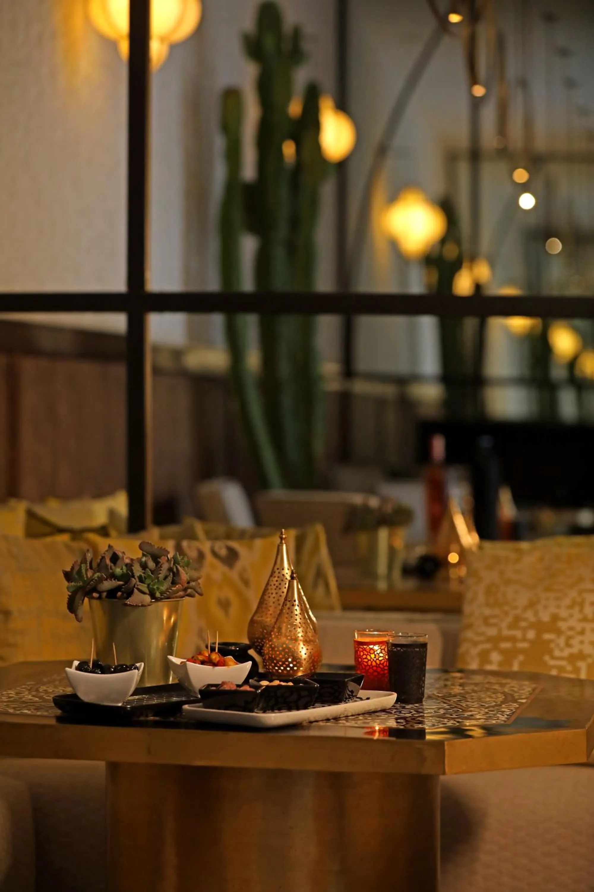 Restaurant/places to eat in Dar Kandi