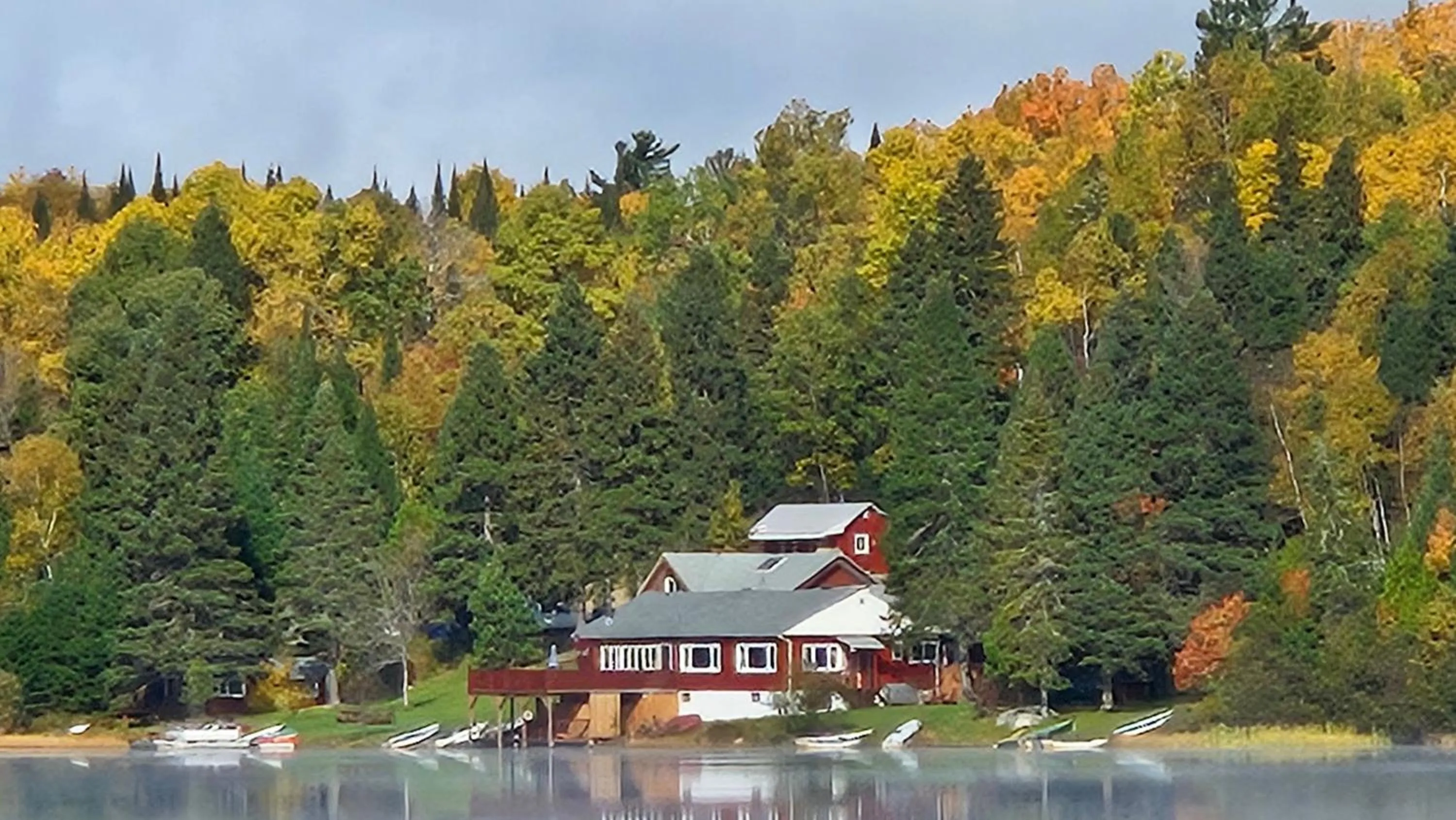 Balcony/Terrace in Kan-à-Mouche Pourvoirie Auberge et Chalets