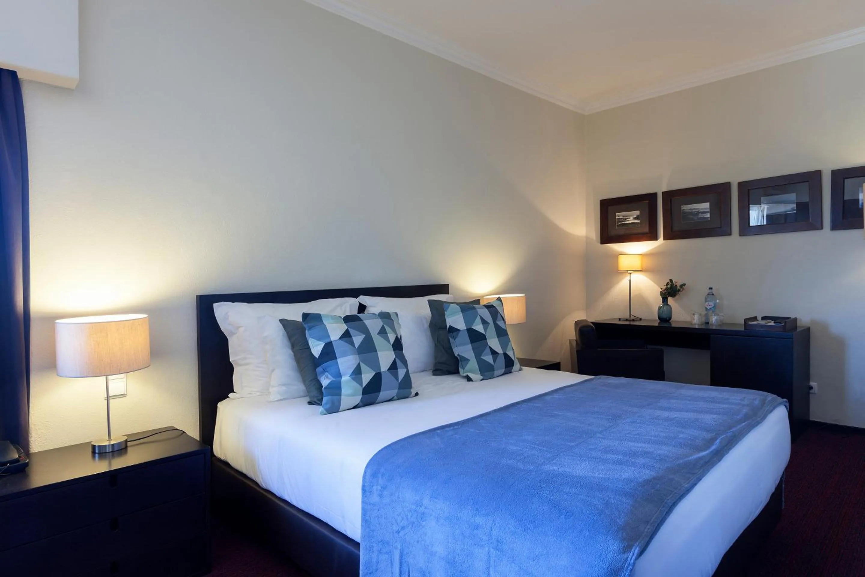 Bed in Carcavelos Beach Hotel