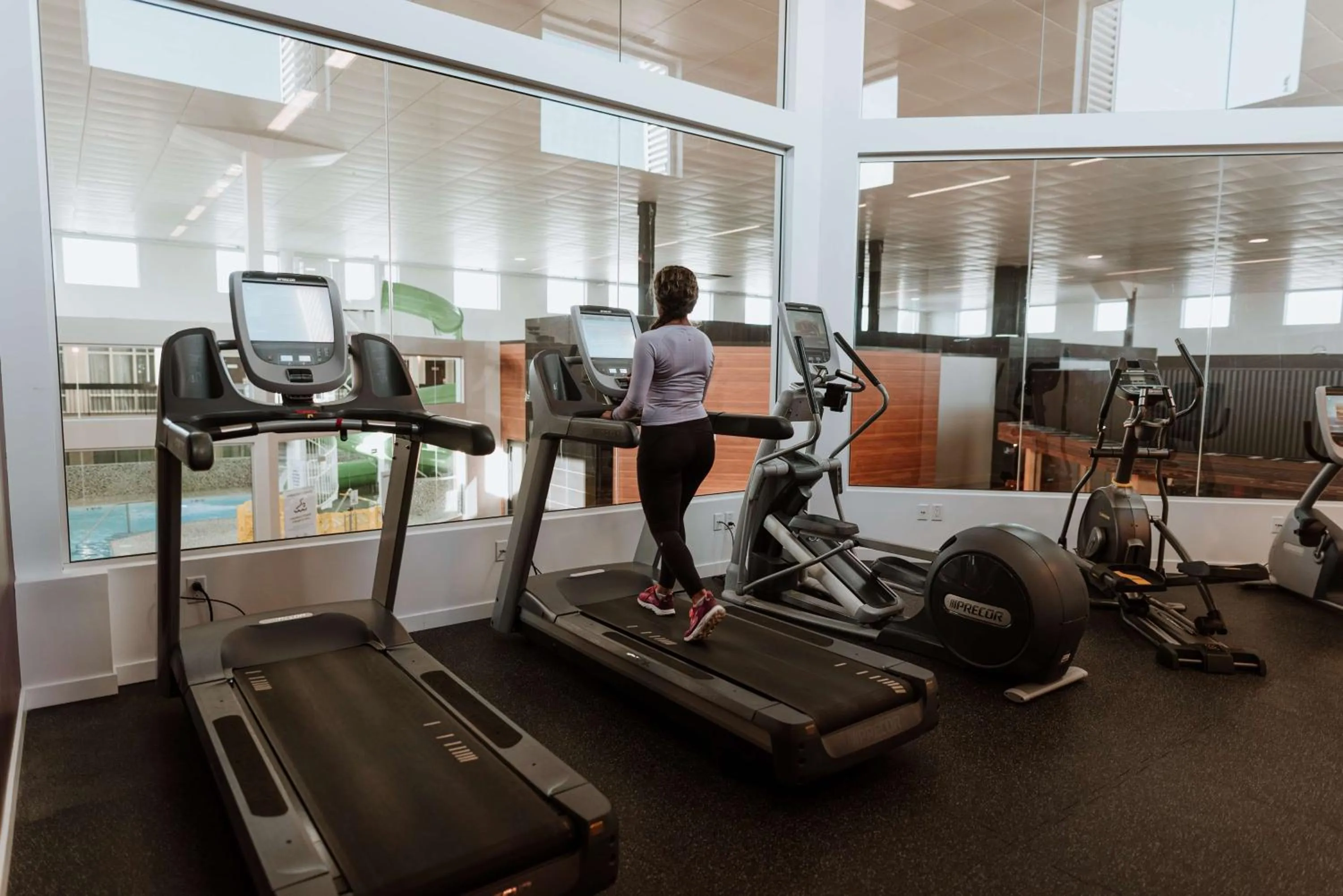 Spa and wellness centre/facilities in Coast Nisku Inn & Conference Centre