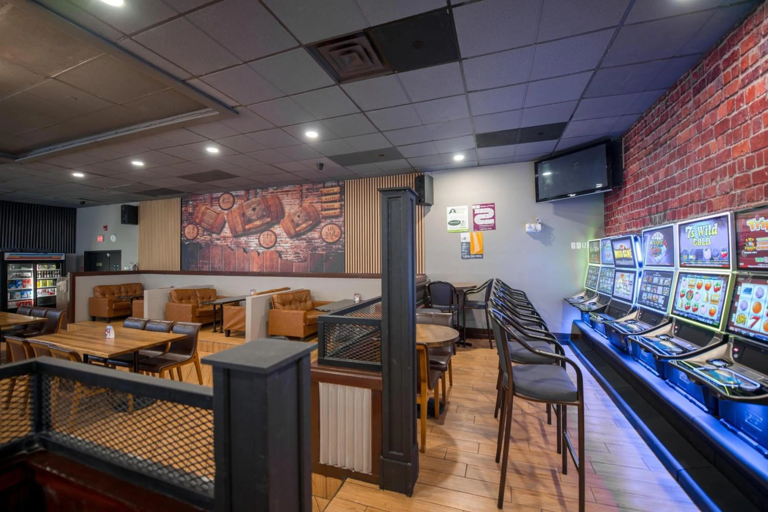 Lounge or bar in Coast Nisku Inn & Conference Centre