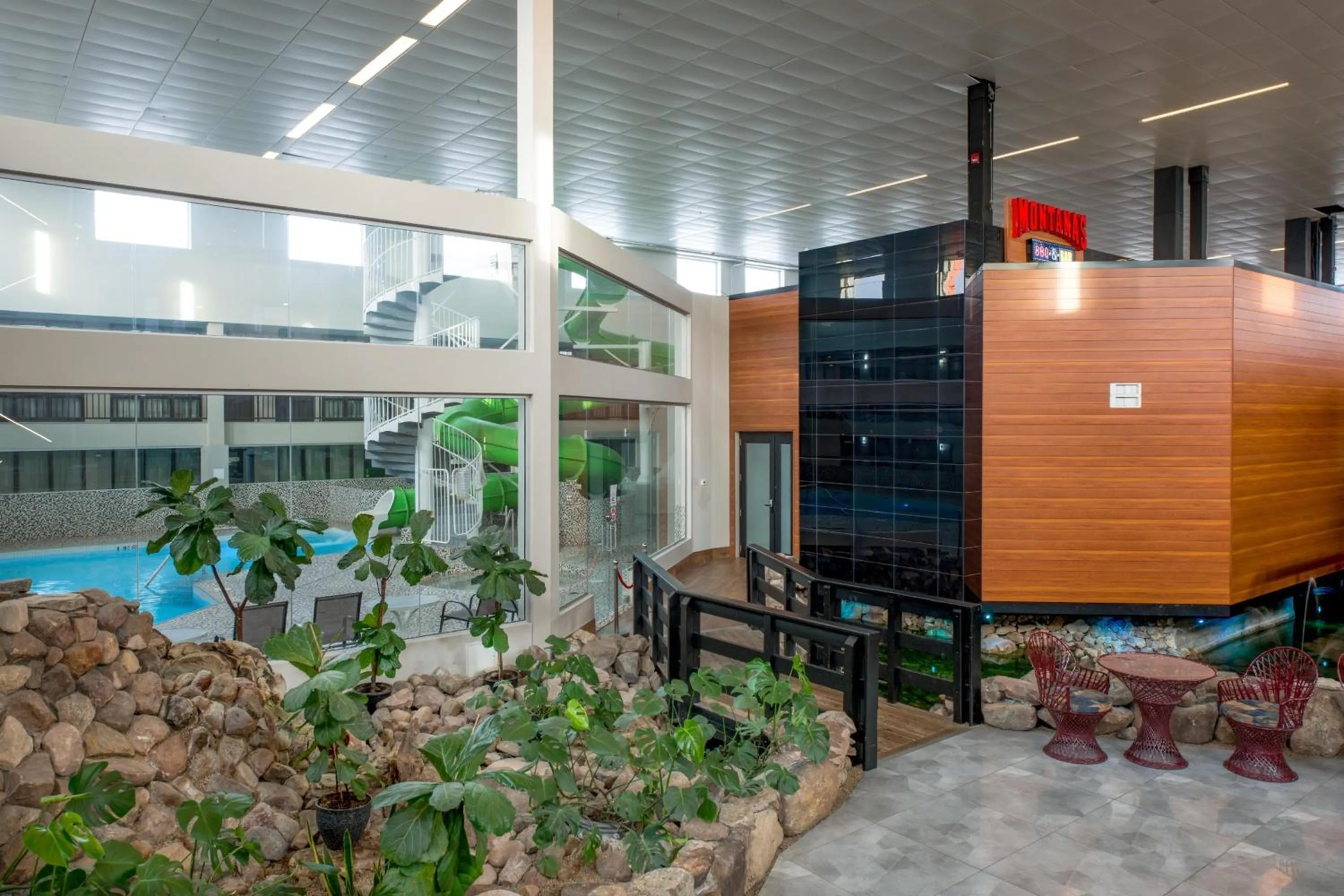 Property building in Coast Nisku Inn & Conference Centre