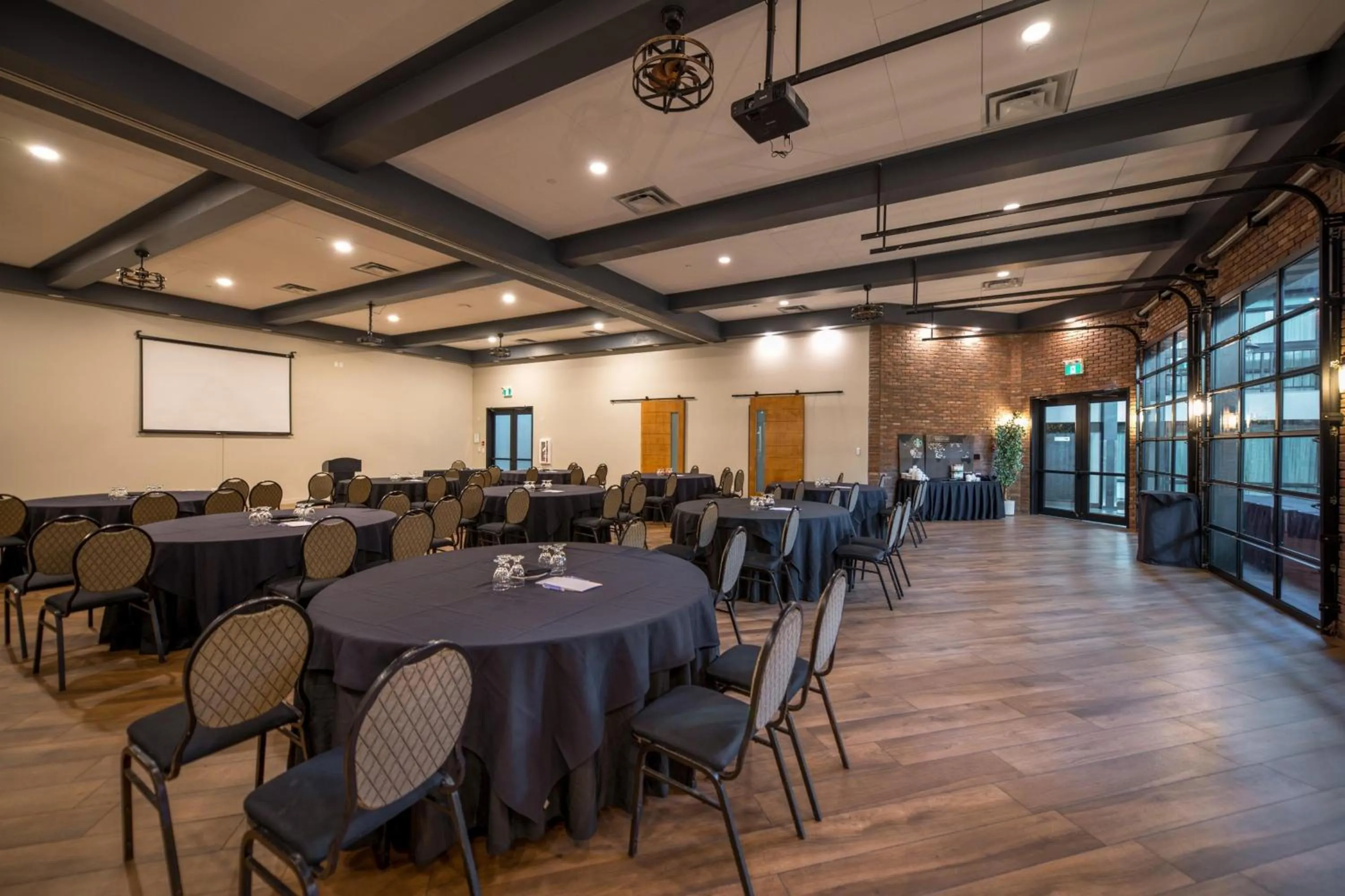 Meeting/conference room in Coast Nisku Inn & Conference Centre