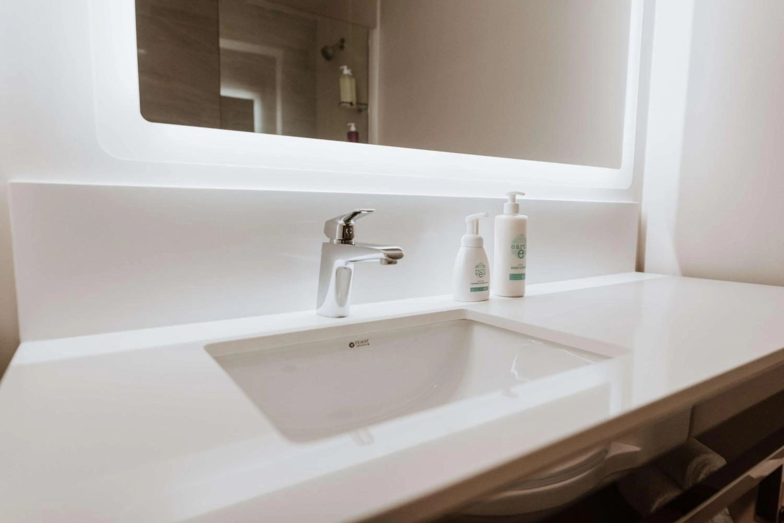 Bathroom in Coast Nisku Inn & Conference Centre