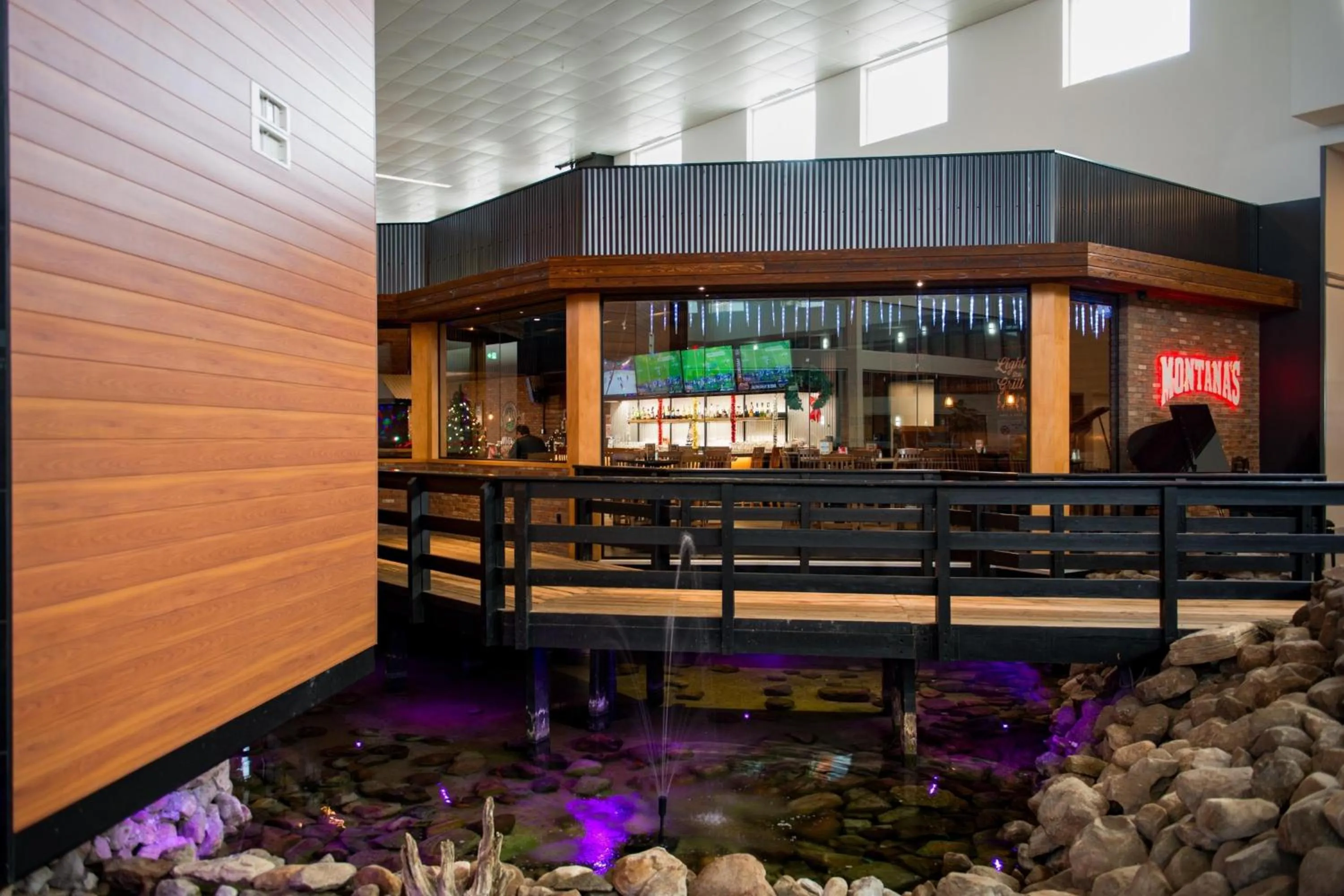 Property building in Coast Nisku Inn & Conference Centre