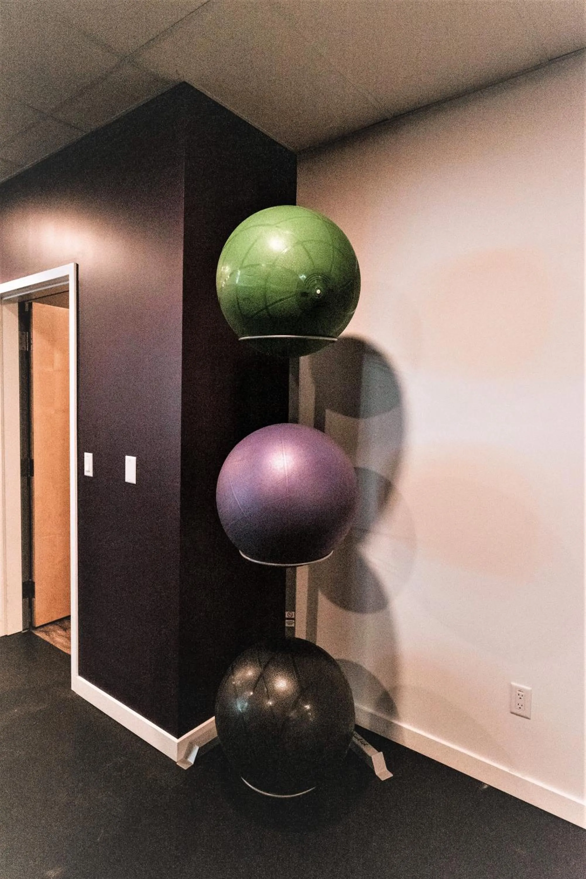 Fitness centre/facilities in Coast Nisku Inn & Conference Centre