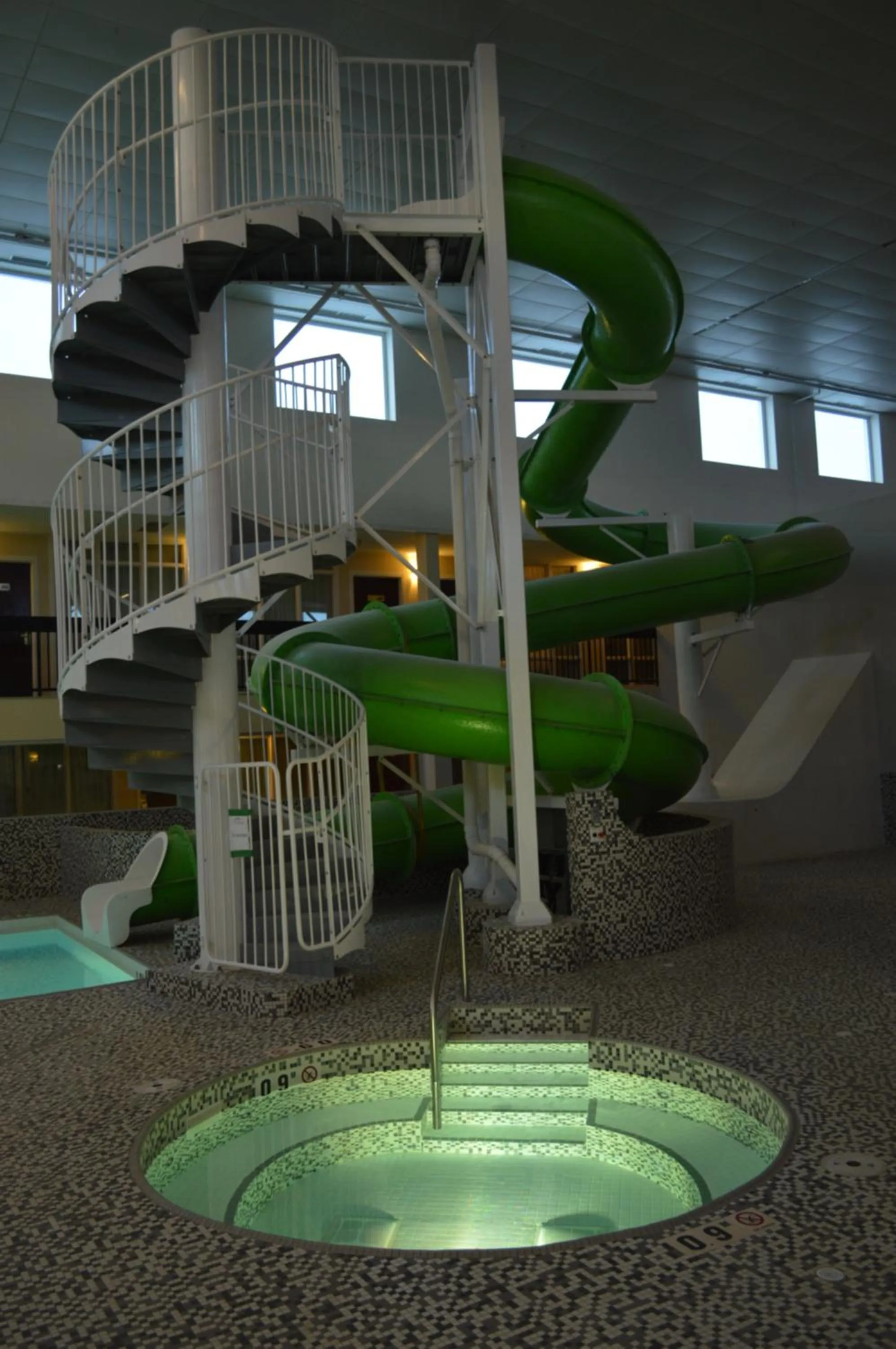 Hot Tub in Coast Nisku Inn & Conference Centre