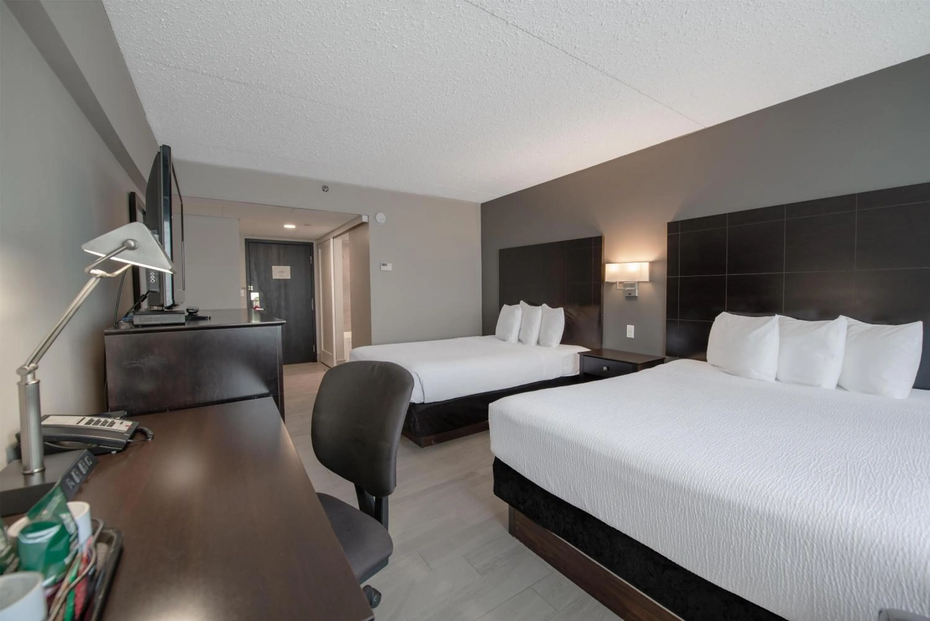 Bedroom, Bed in Coast Nisku Inn & Conference Centre