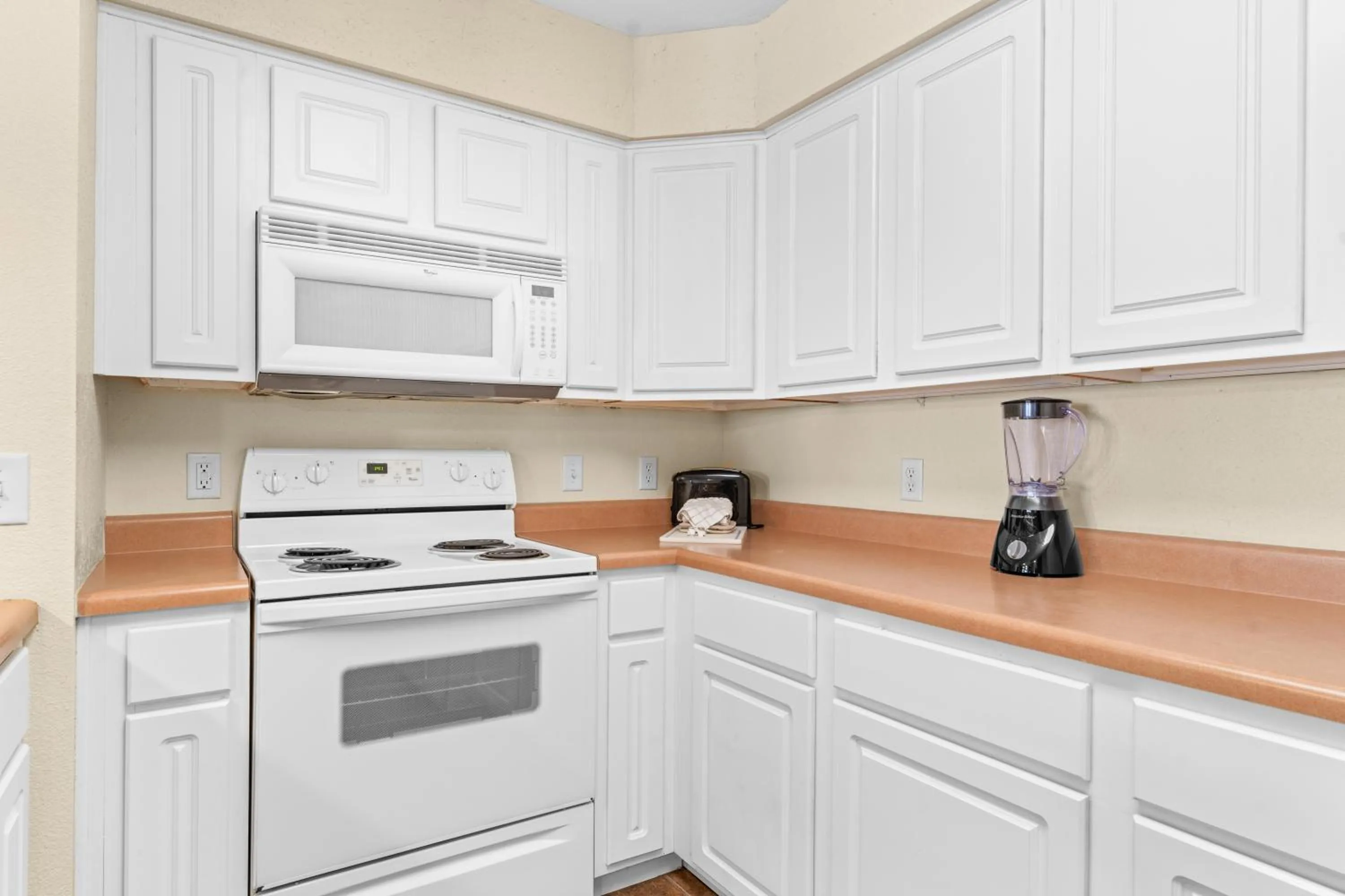 Kitchen or kitchenette in Grand Crowne Resort