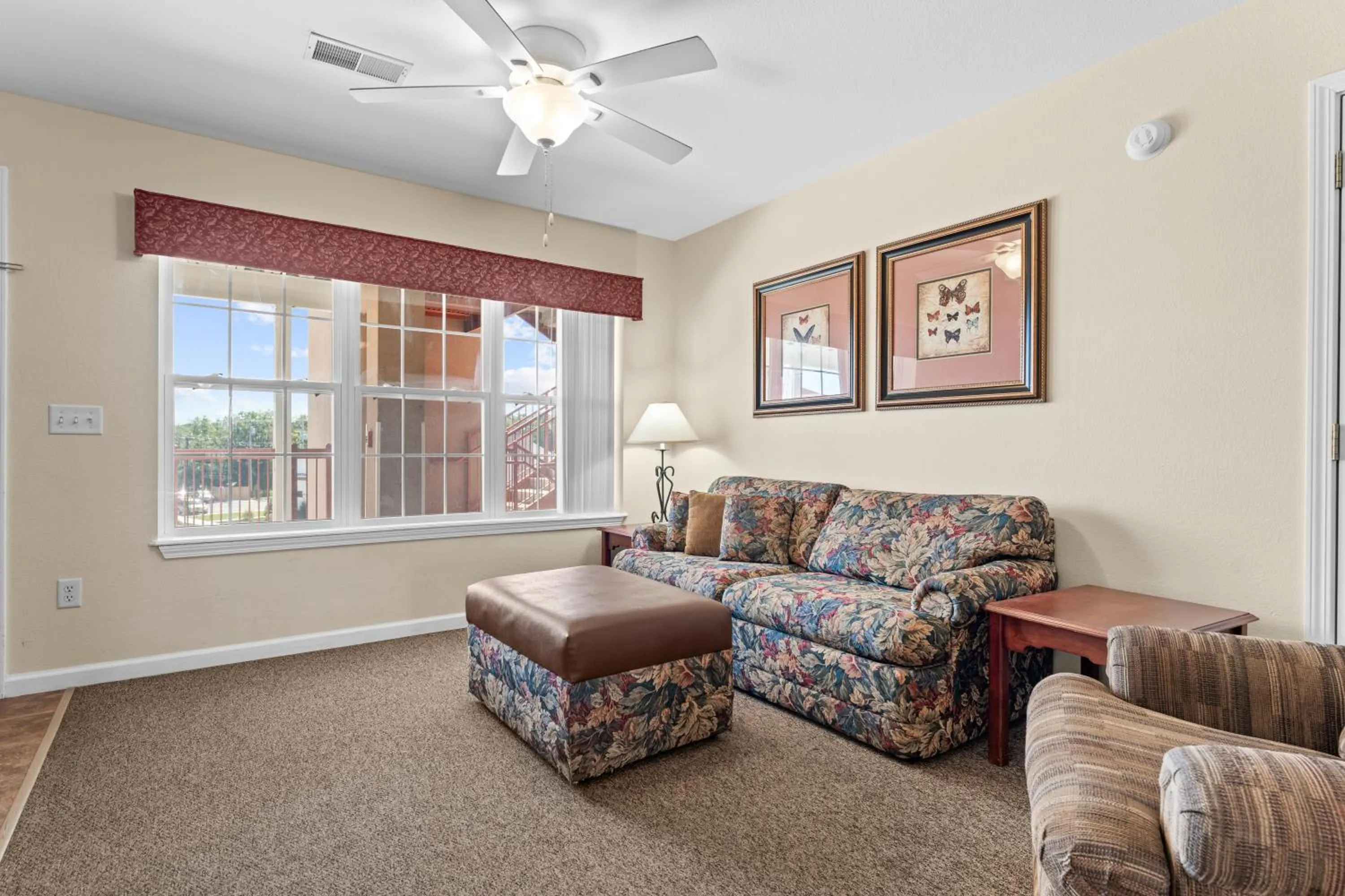 Living room in Grand Crowne Resort