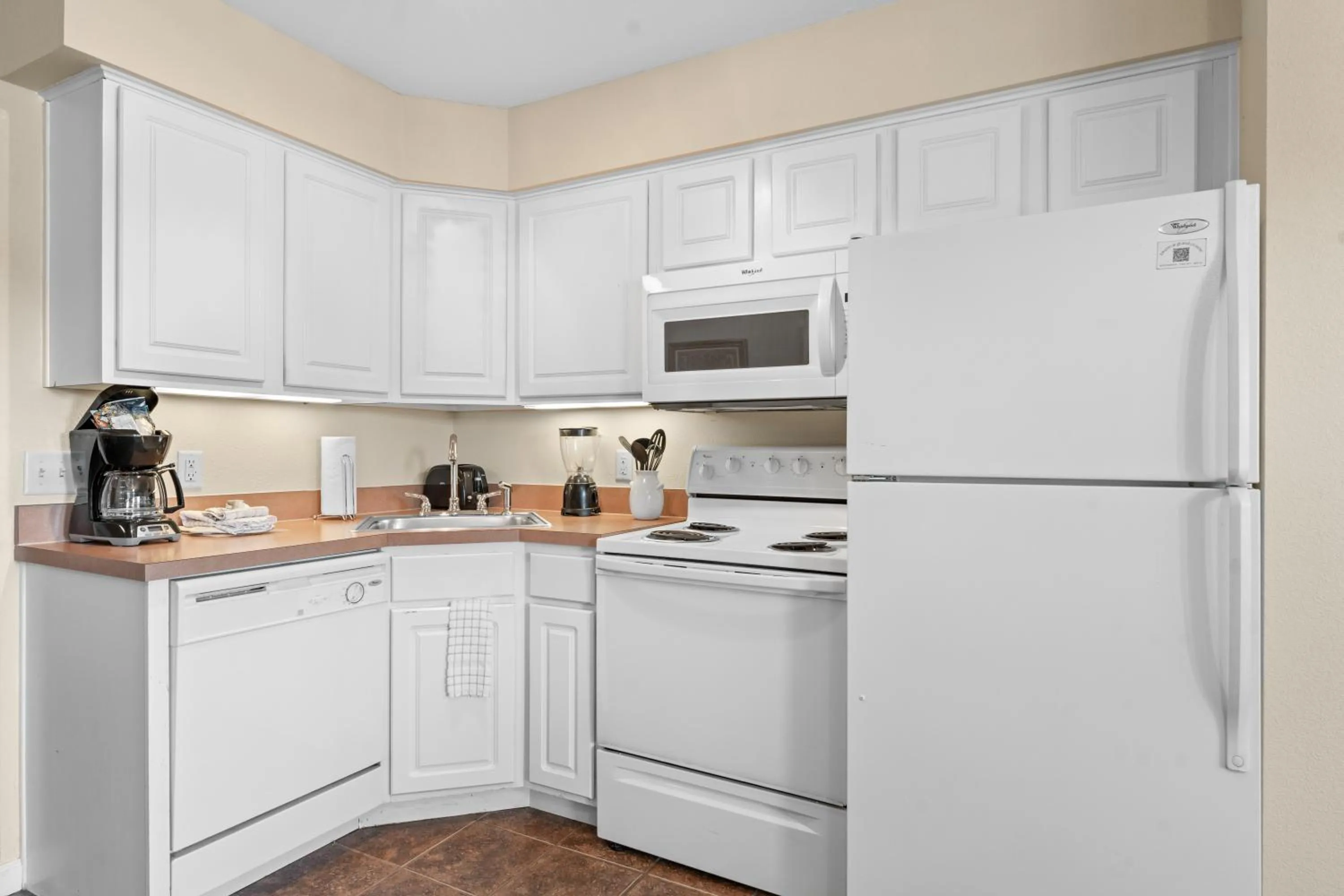 Coffee/tea facilities in Grand Crowne Resort