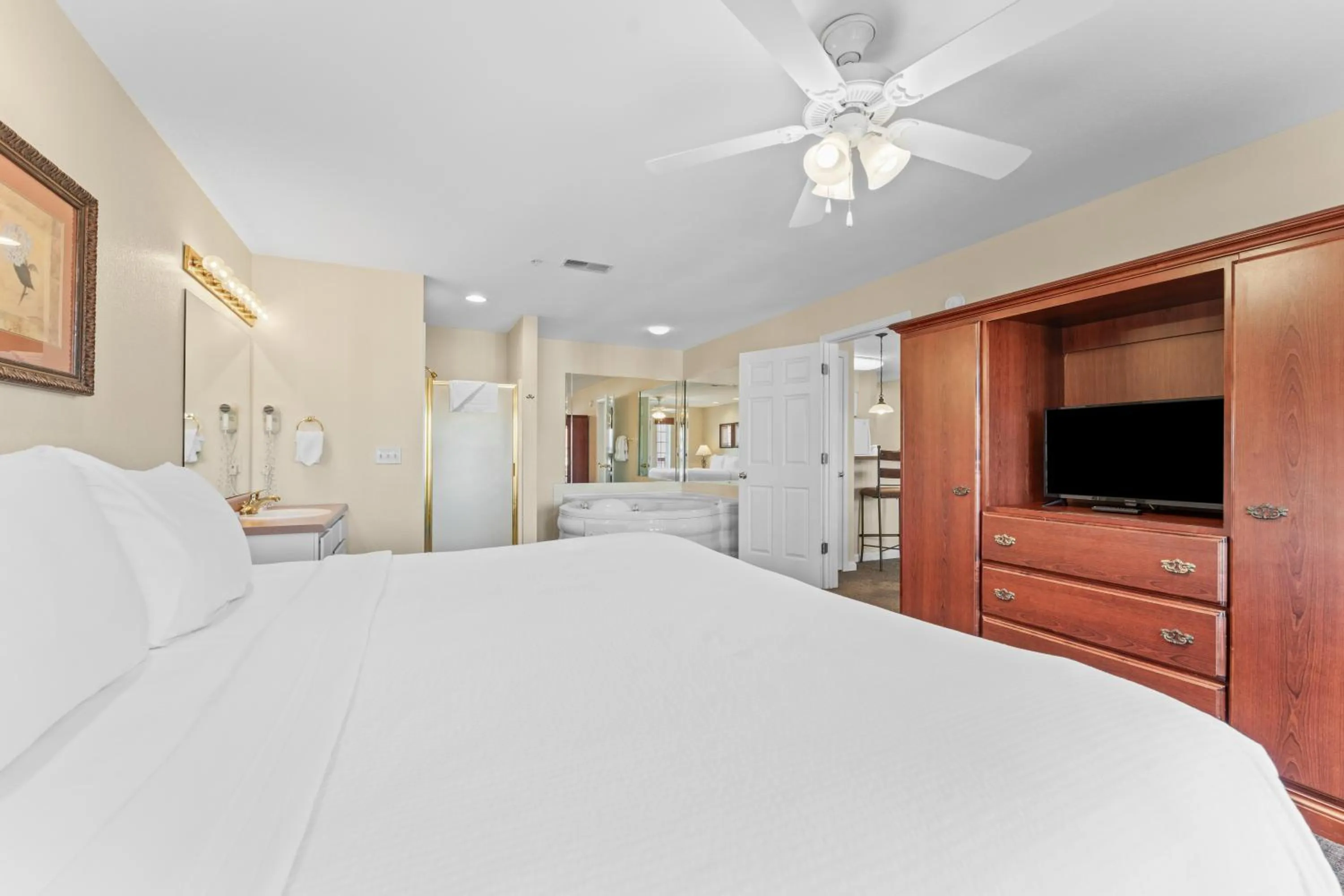 Bed in Grand Crowne Resort